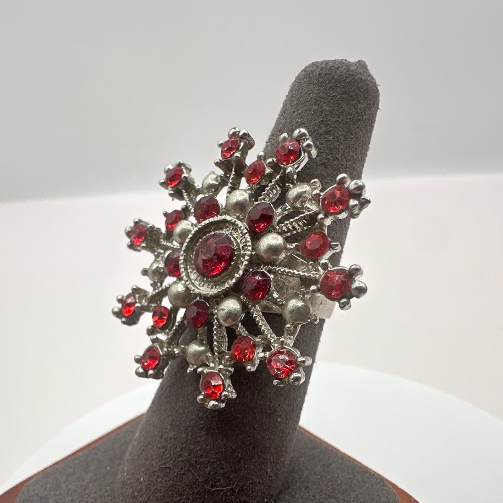 Vintage Y2K Silver Tone Snowflake Red Rhinestone Ring Women's Classic Jewelry - Thumbnail 3