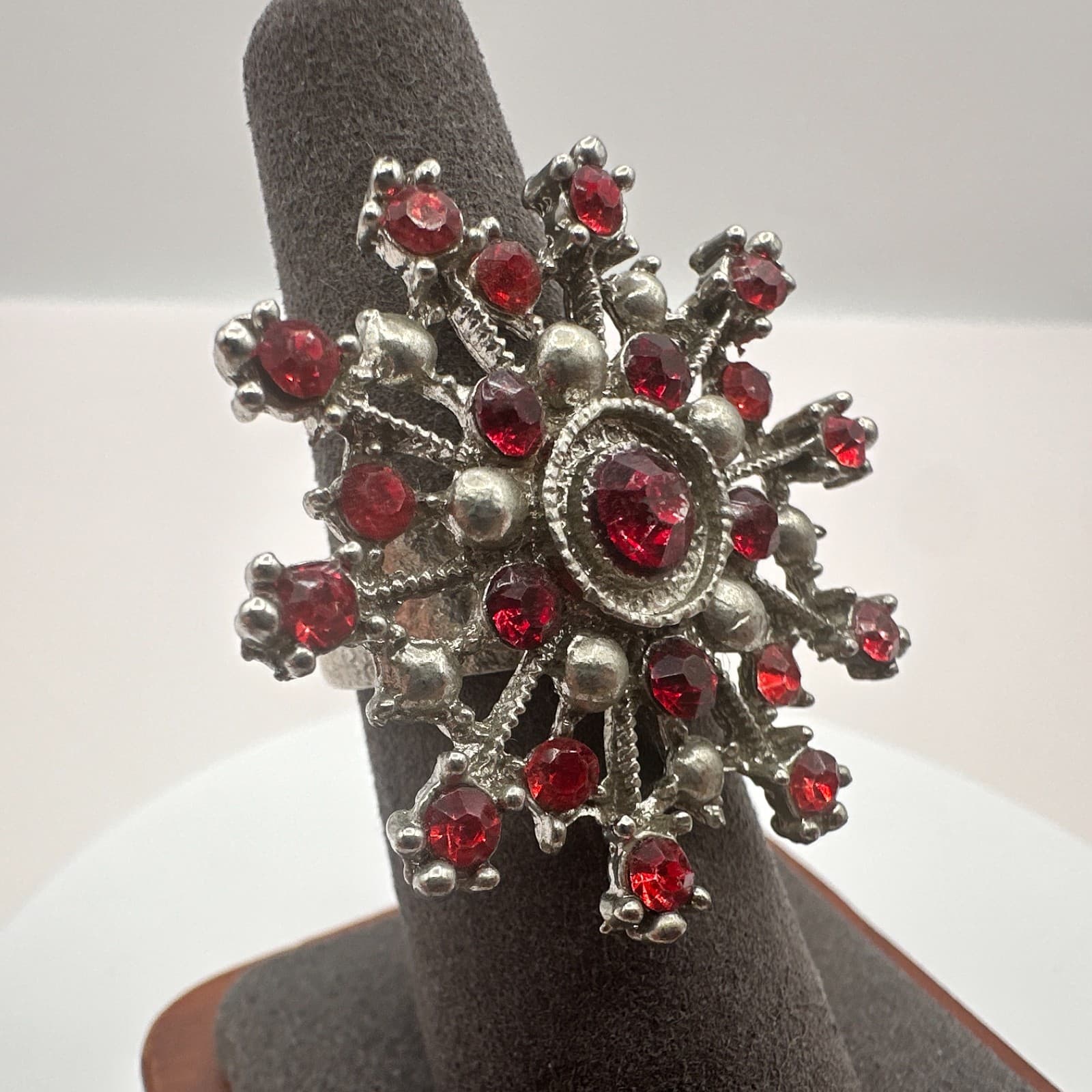 Vintage Y2K Silver Tone Snowflake Red Rhinestone Ring Women's Classic Jewelry - Thumbnail 2