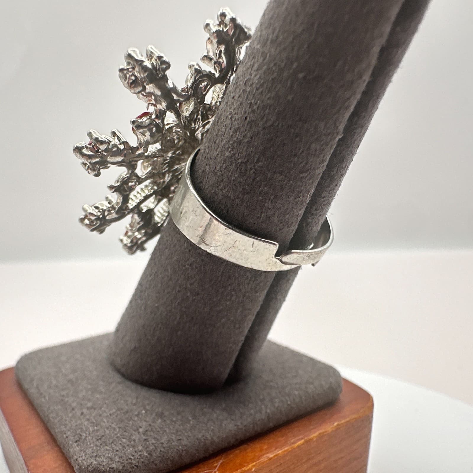 Vintage Y2K Silver Tone Snowflake Red Rhinestone Ring Women's Classic Jewelry - Thumbnail 5