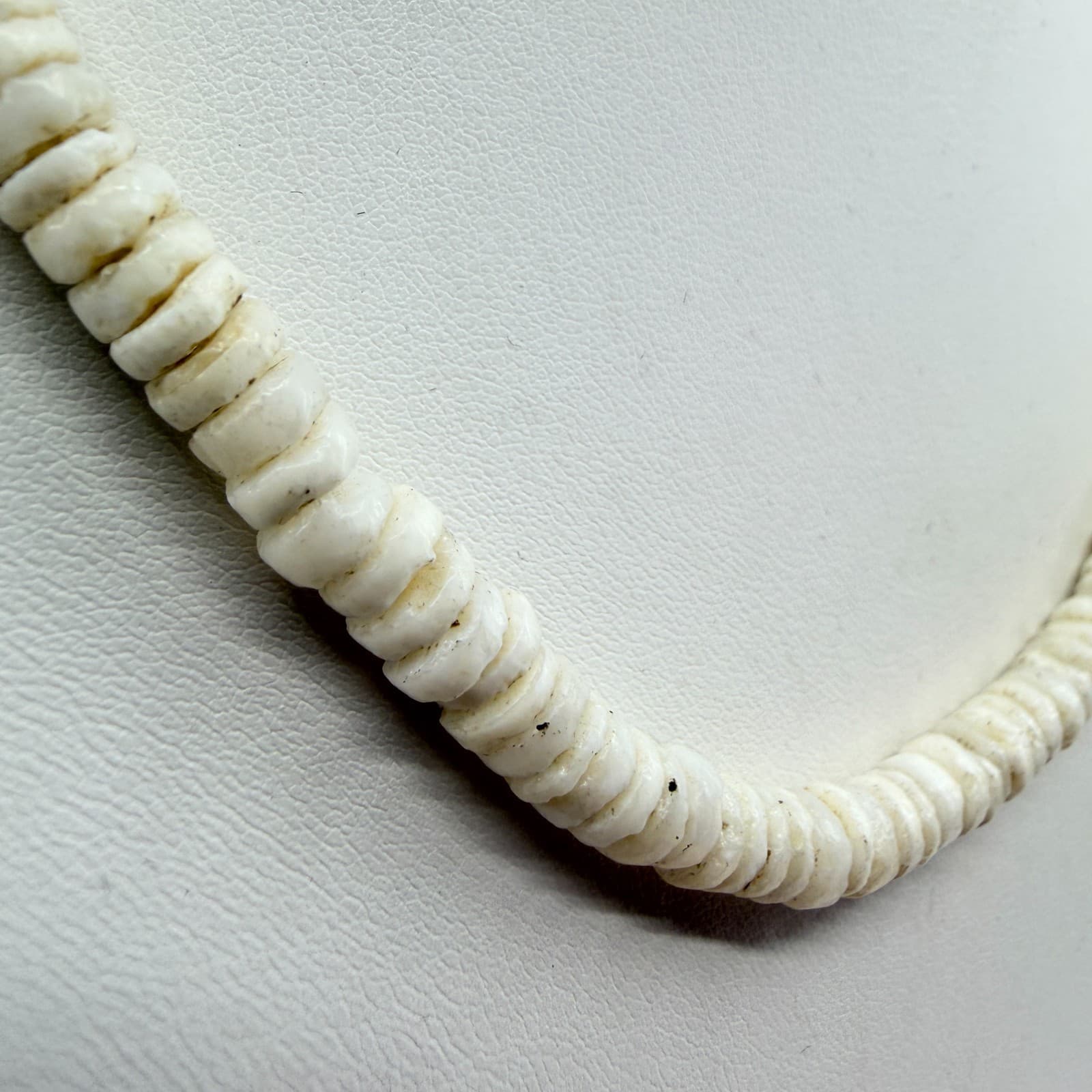 Vintage White Heishi Bead Necklace Cream Shell Strand Choker Statement Boho Y2K - Thumbnail 3