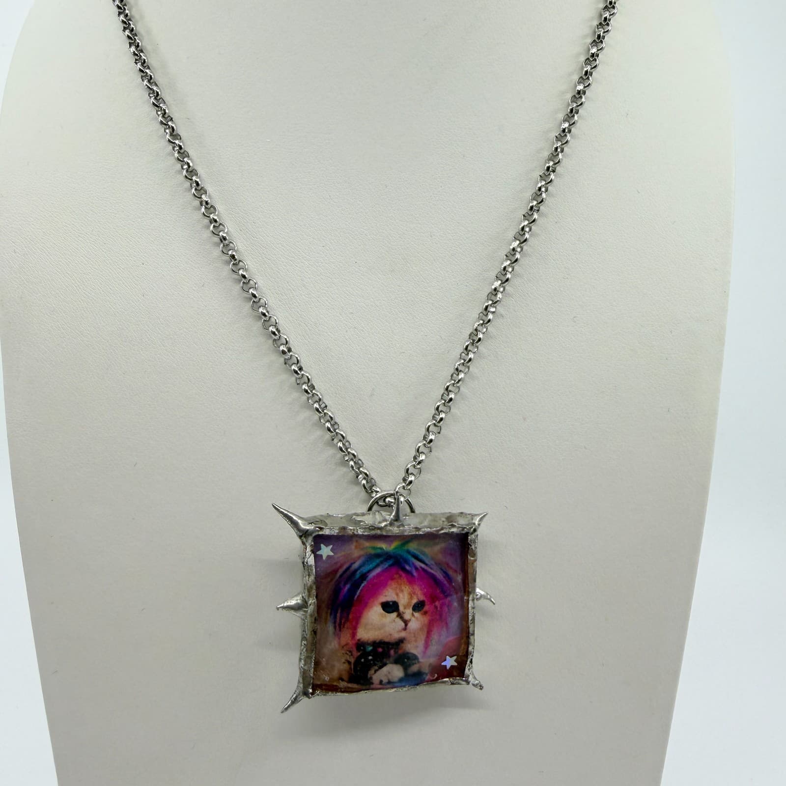 Vintage Silver Tone Pink Hair Cat Photo Pendant Necklace Spike Thorn Retro Y2K - Thumbnail 2