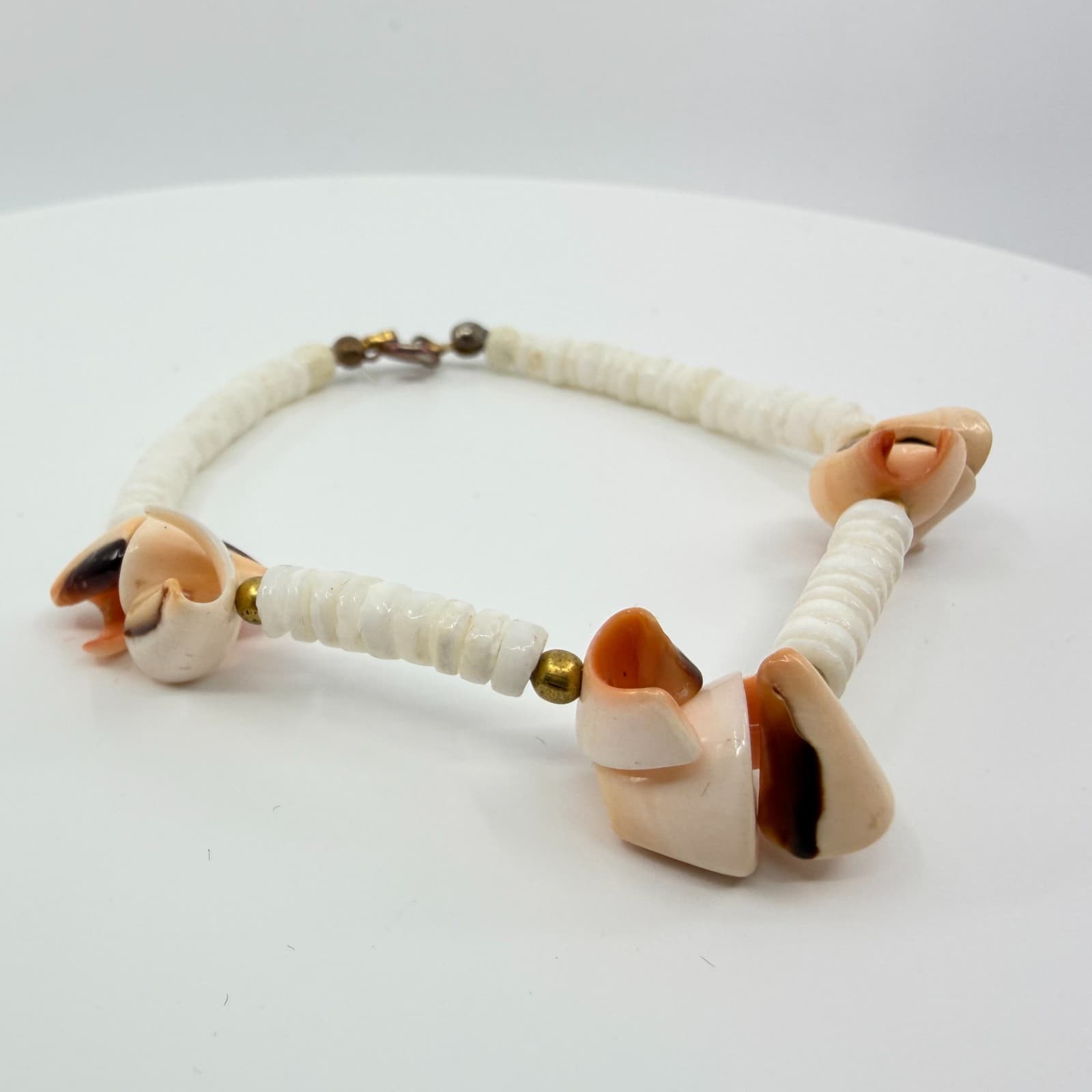 Vintage Natural Puka Shell Necklace Choker Cut Clam Conch Shell Beachy Boho 90s - Thumbnail 2