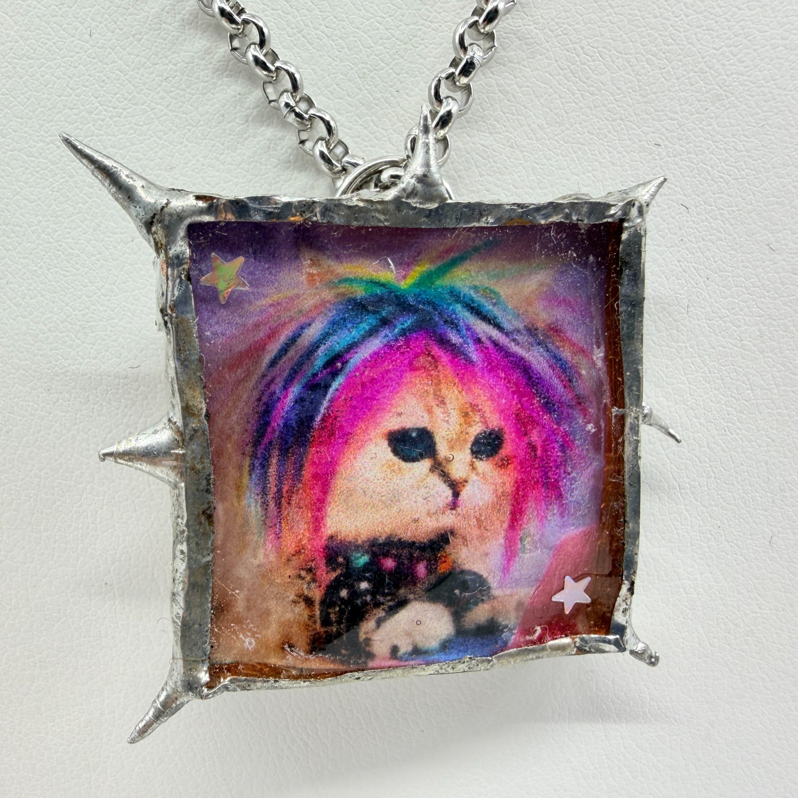 Vintage Silver Tone Pink Hair Cat Photo Pendant Necklace Spike Thorn Retro Y2K - Thumbnail 4