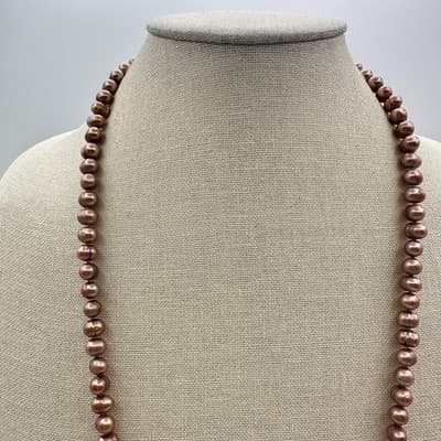 Necklace Mauve Baroque Pearl Strand Knotted Iridescent Mauve Pink Boho 28 Inch - Thumbnail 4