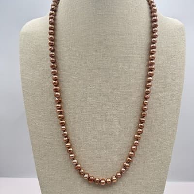 Necklace Mauve Baroque Pearl Strand Knotted Iridescent Mauve Pink Boho 28 Inch - Thumbnail 3