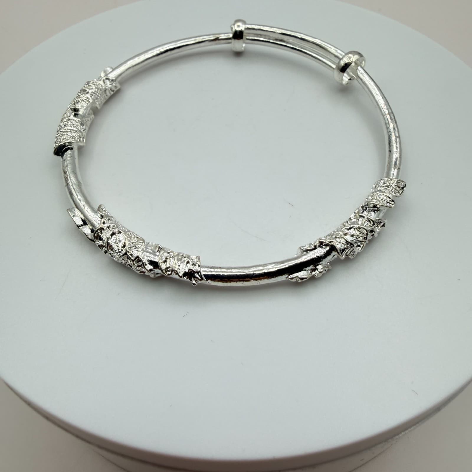 Vintage Y2K Silver Tone Textured Bangle Bracelet Women's Classic Jewelry - Thumbnail 5