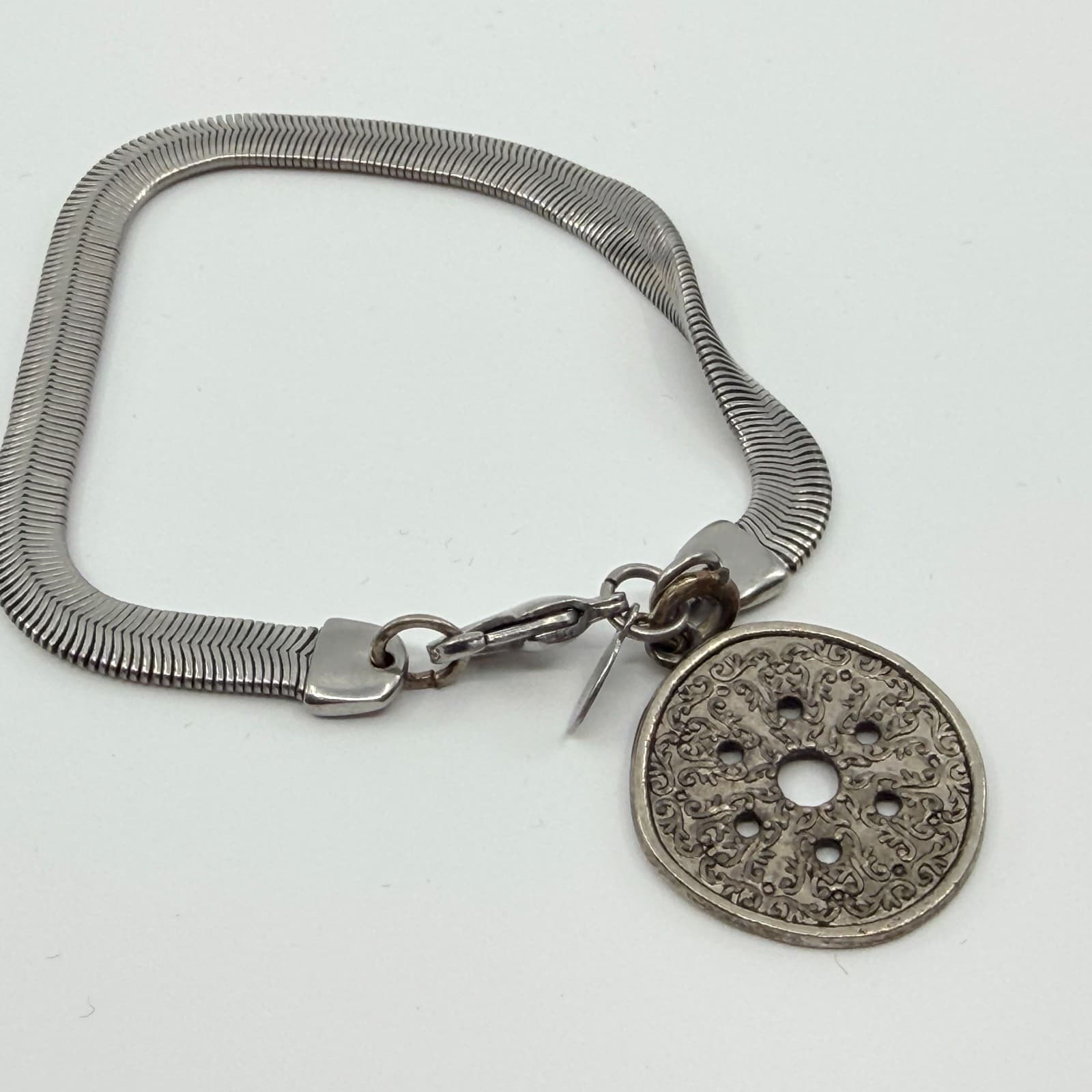 Vintage Silver Tone Herringbone Chain Bracelet Filigree Medallion Charm Coin 90s - Thumbnail 3