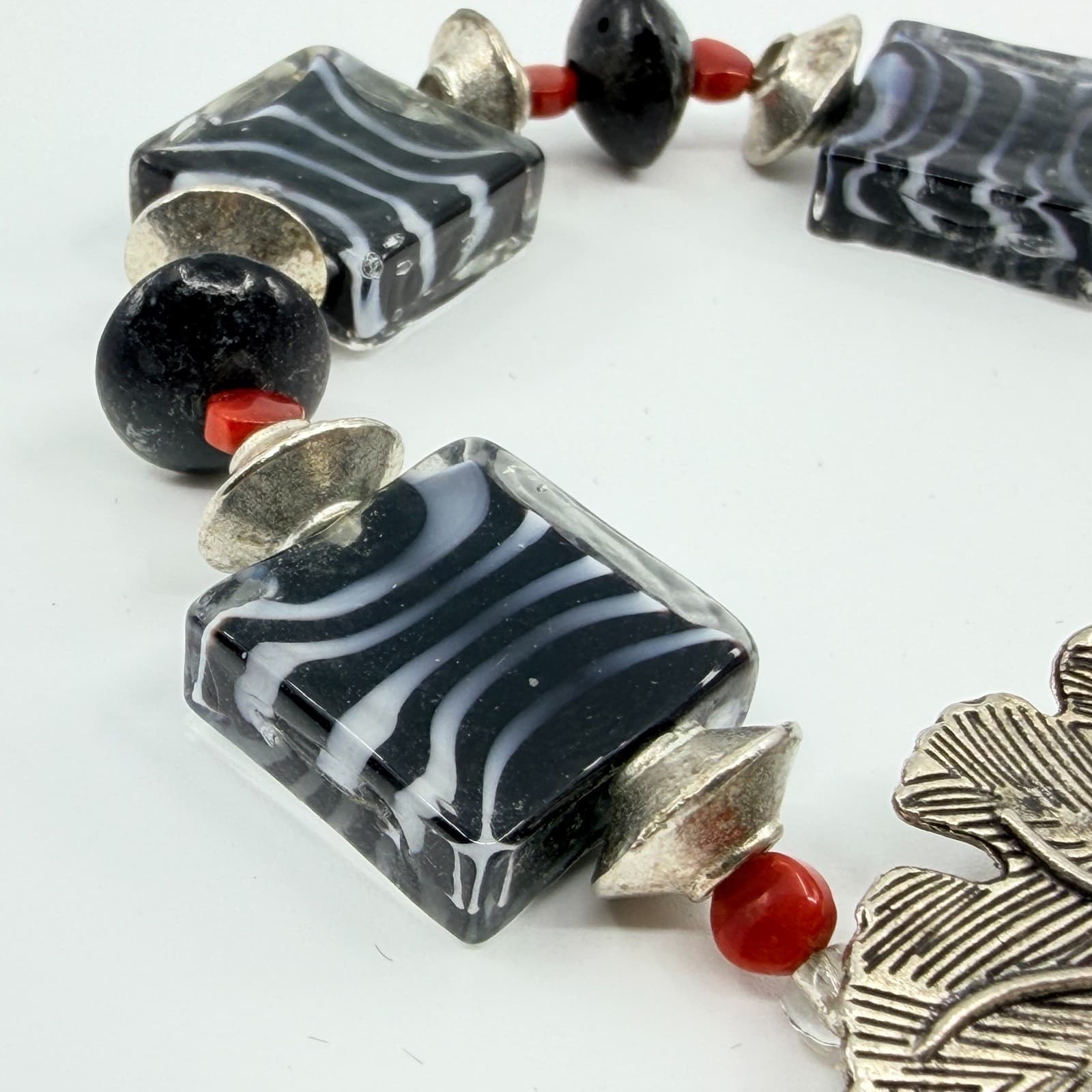 Vintage Silver Tone Black White Zebra Glass Strand Bracelet Toggle Clasp Boho - Thumbnail 5
