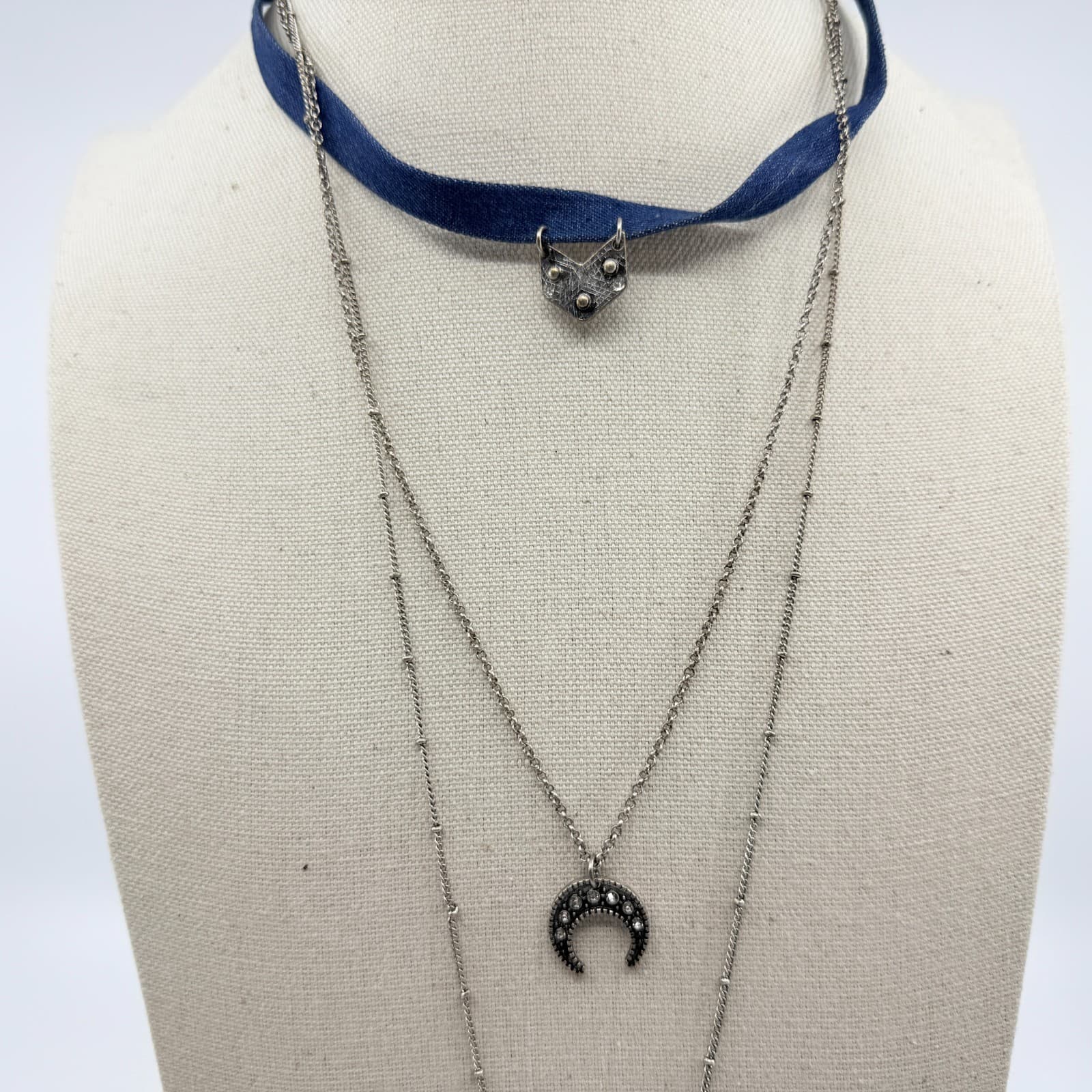Vintage Silver Tone Layered Choker Necklace Crescent Moon Arrowhead Blue Ribbon - Thumbnail 6