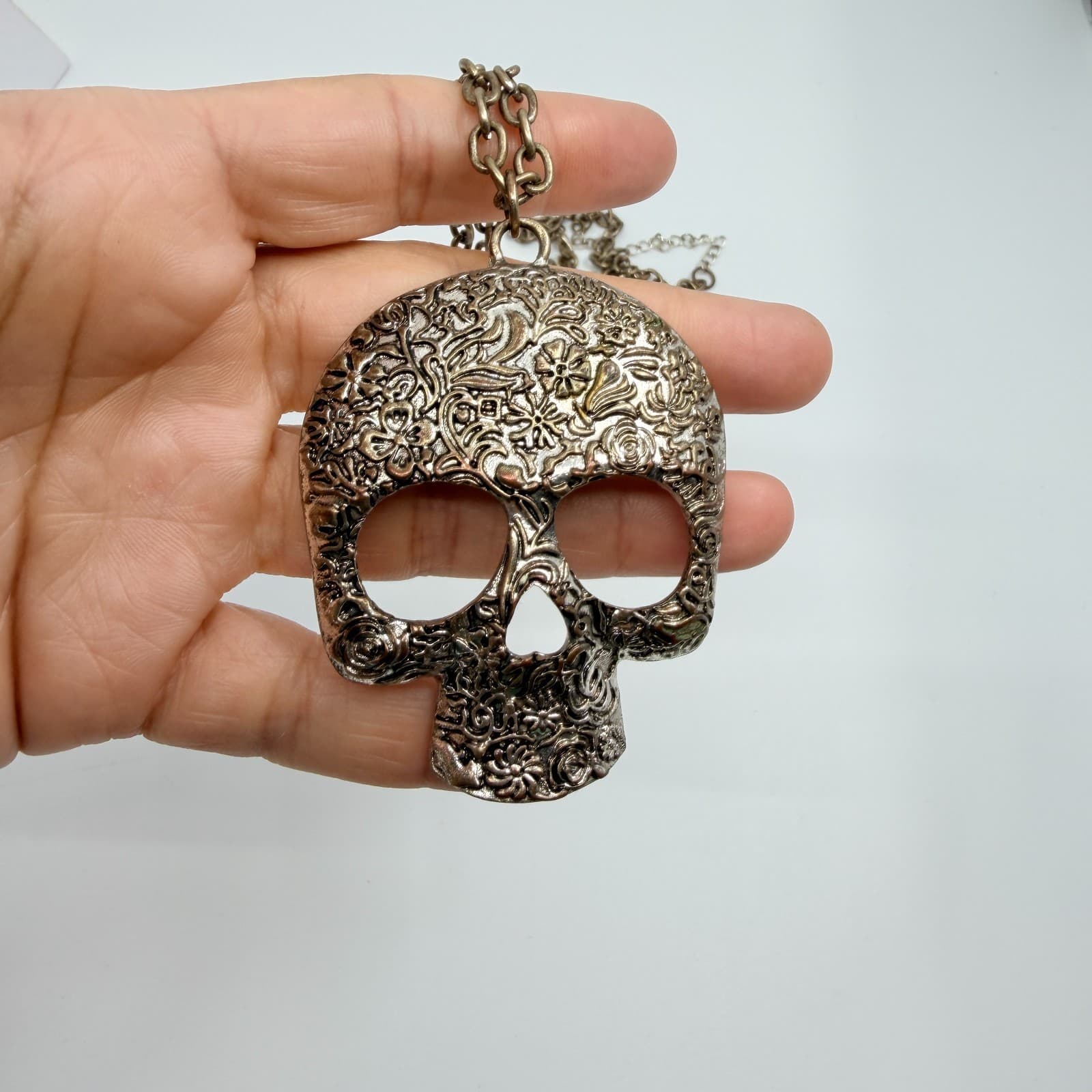 Vintage Silver Tone Large Sugar Skull Pendant Necklace Boho Goth Statement 90s - Thumbnail 9