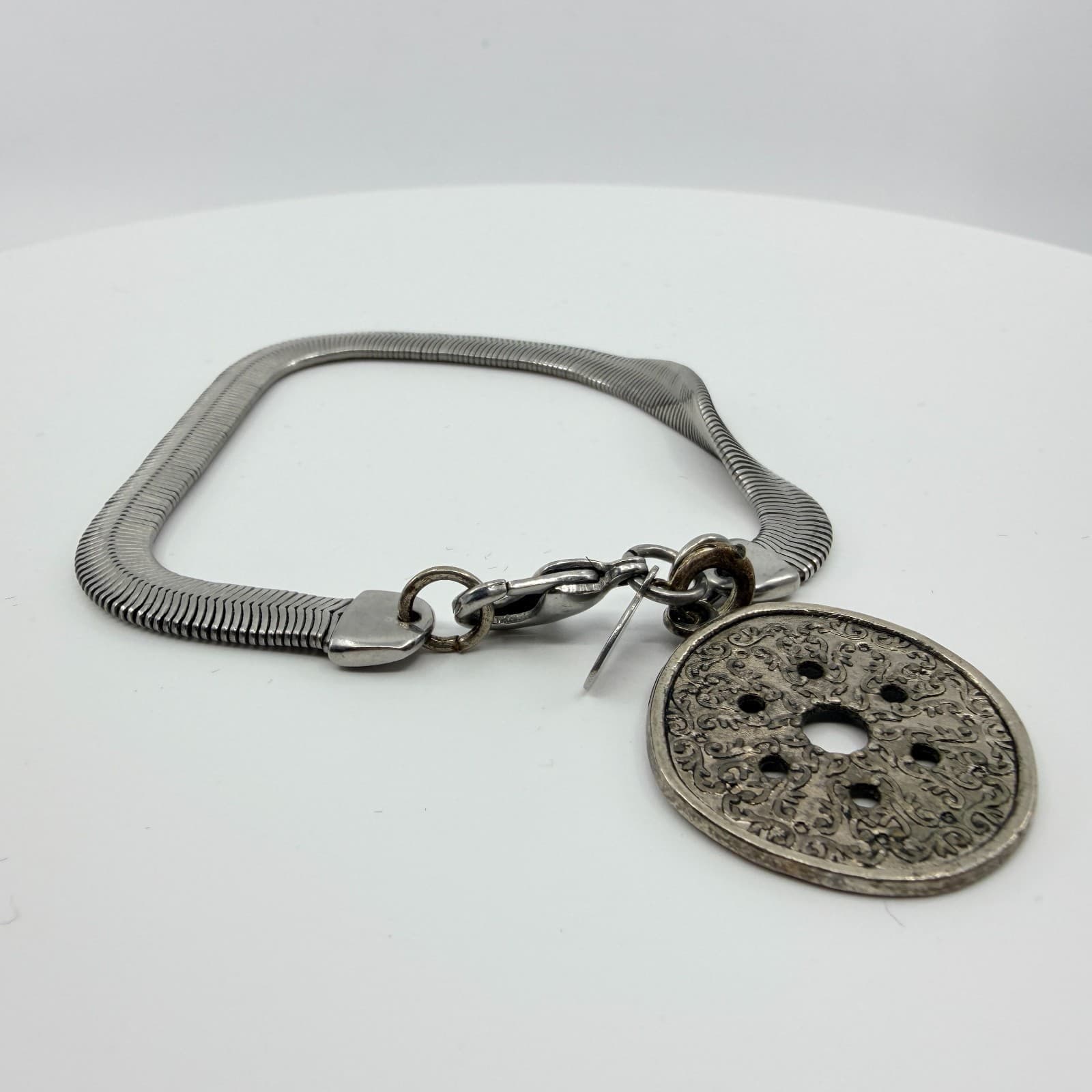 Vintage Silver Tone Herringbone Chain Bracelet Filigree Medallion Charm Coin 90s - Thumbnail 2