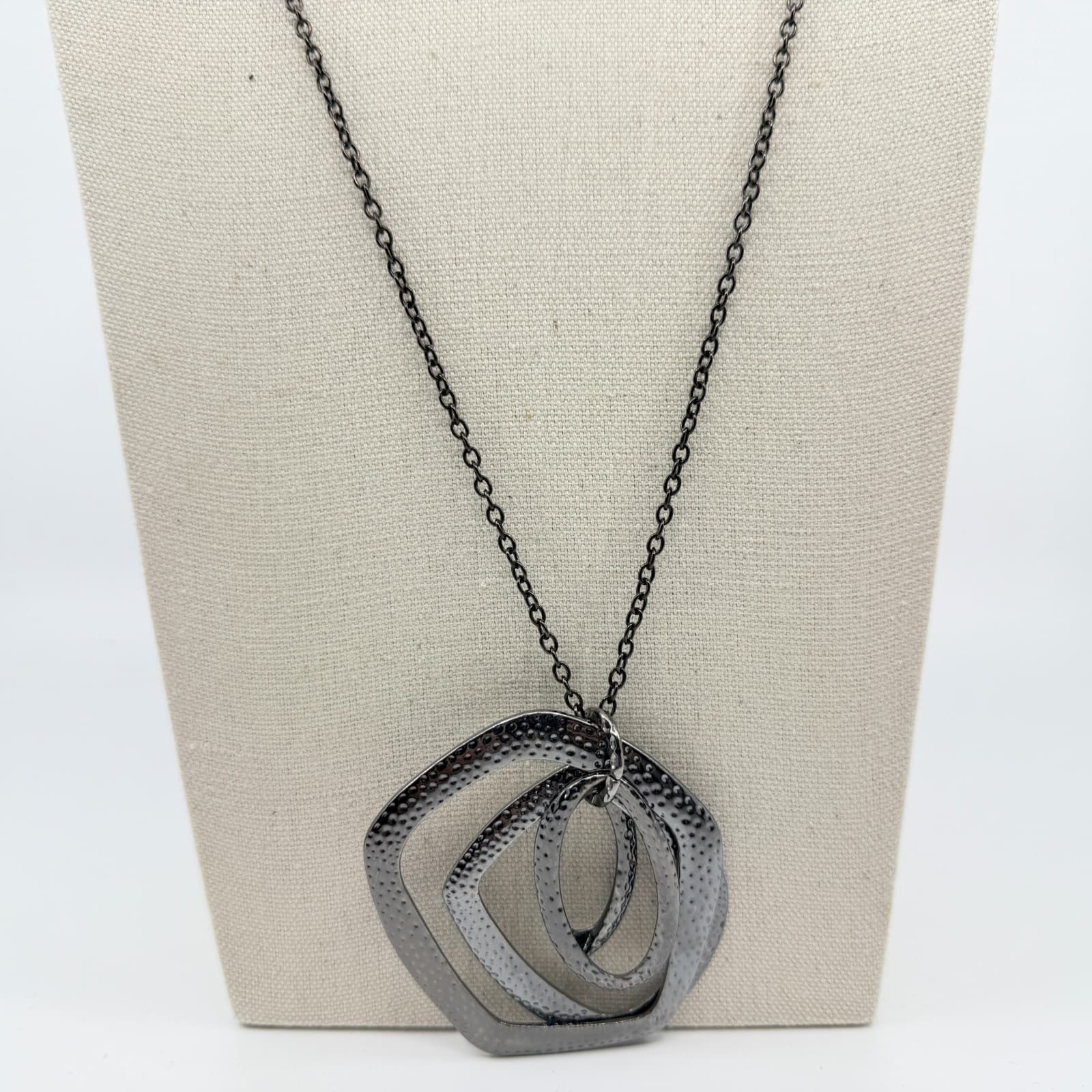 Vintage Black Gunmetal Long Pendant Necklace Hammered Geometric Open Hoop Boho - Thumbnail 2