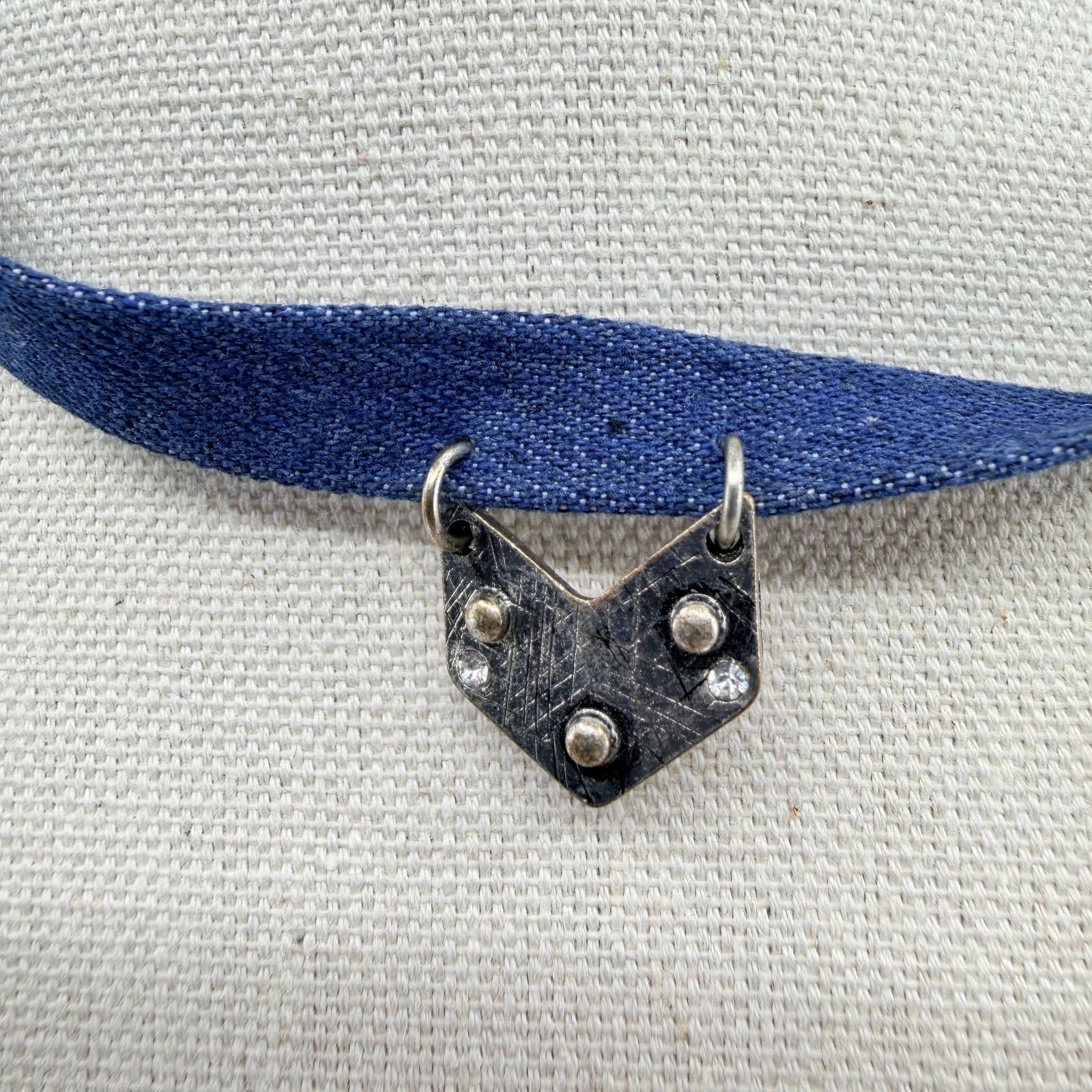 Vintage Silver Tone Layered Choker Necklace Crescent Moon Arrowhead Blue Ribbon - Thumbnail 2