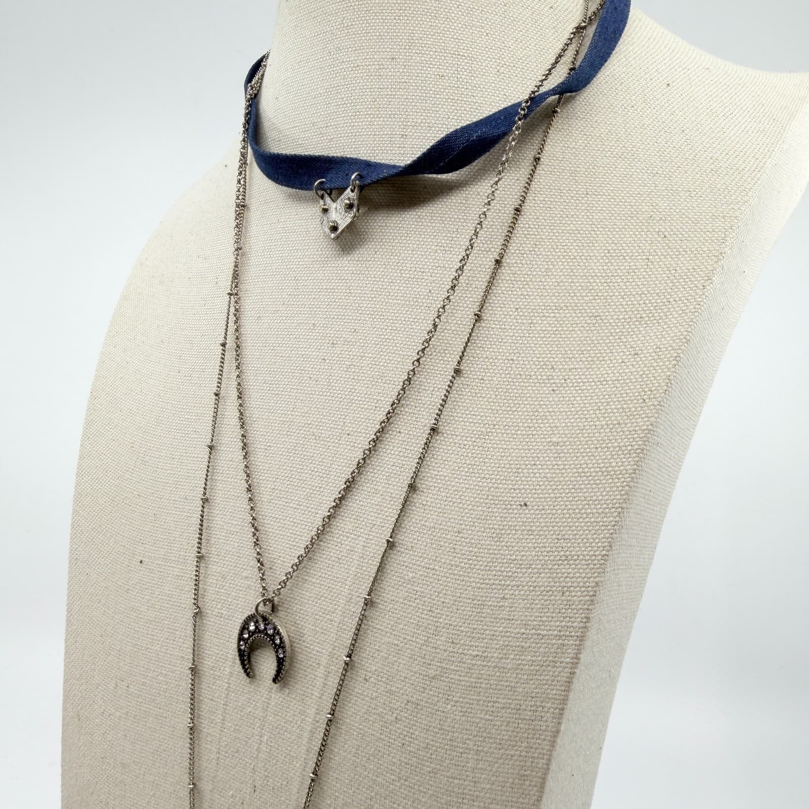 Vintage Silver Tone Layered Choker Necklace Crescent Moon Arrowhead Blue Ribbon - Thumbnail 9