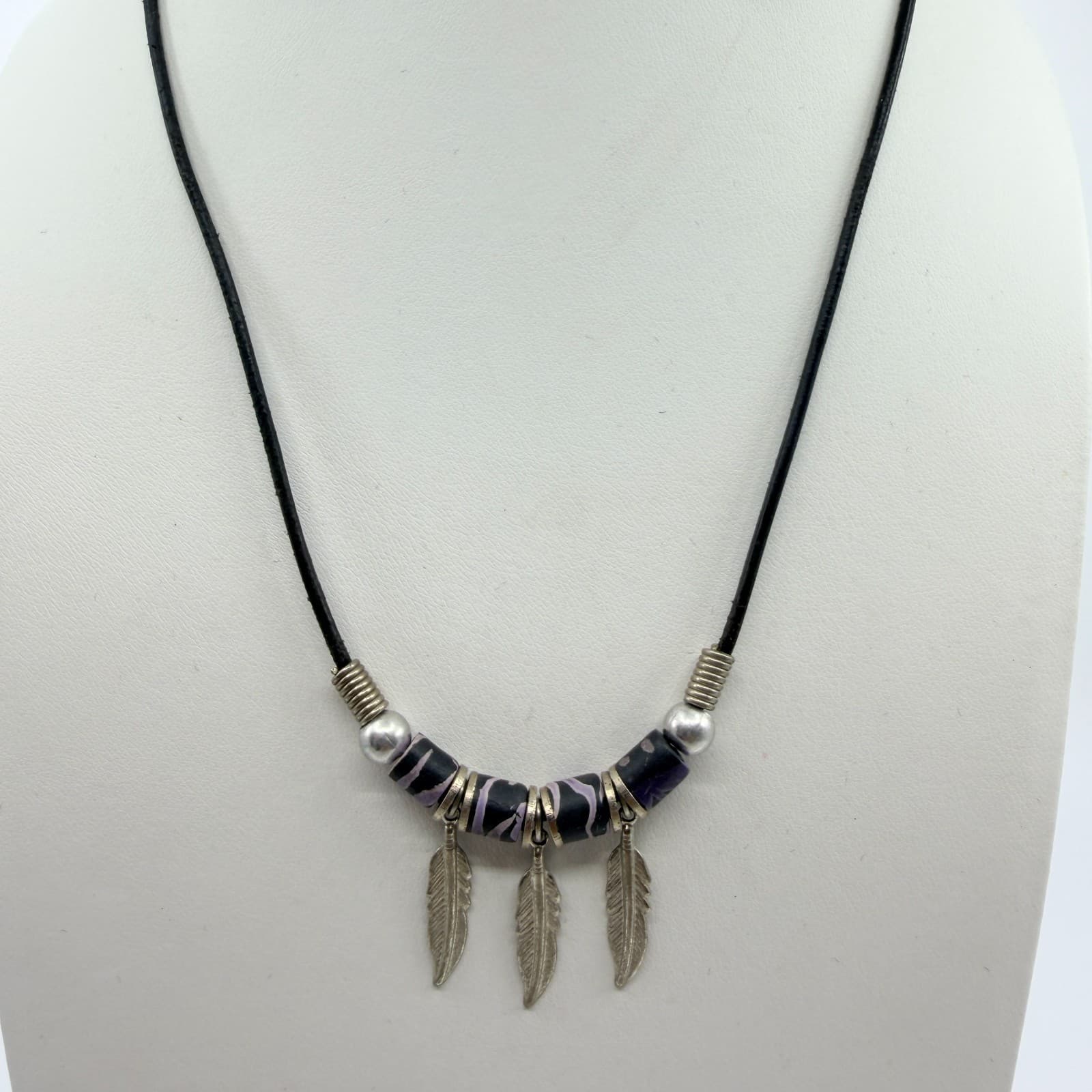 Vintage Southwestern Silver Tone Triple Feather Necklace Purple Marble Bead Boho - Thumbnail 3