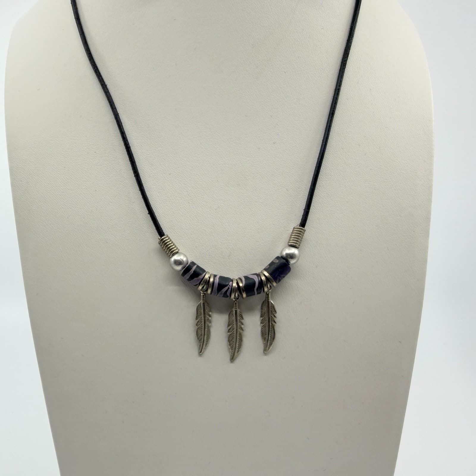 Vintage Southwestern Silver Tone Triple Feather Necklace Purple Marble Bead Boho - Thumbnail 7