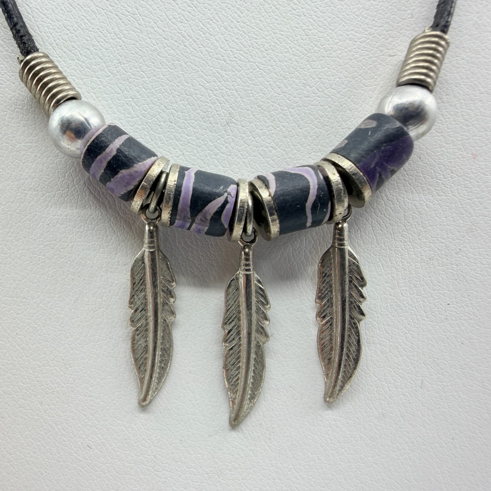 Vintage Southwestern Silver Tone Triple Feather Necklace Purple Marble Bead Boho - Thumbnail 6