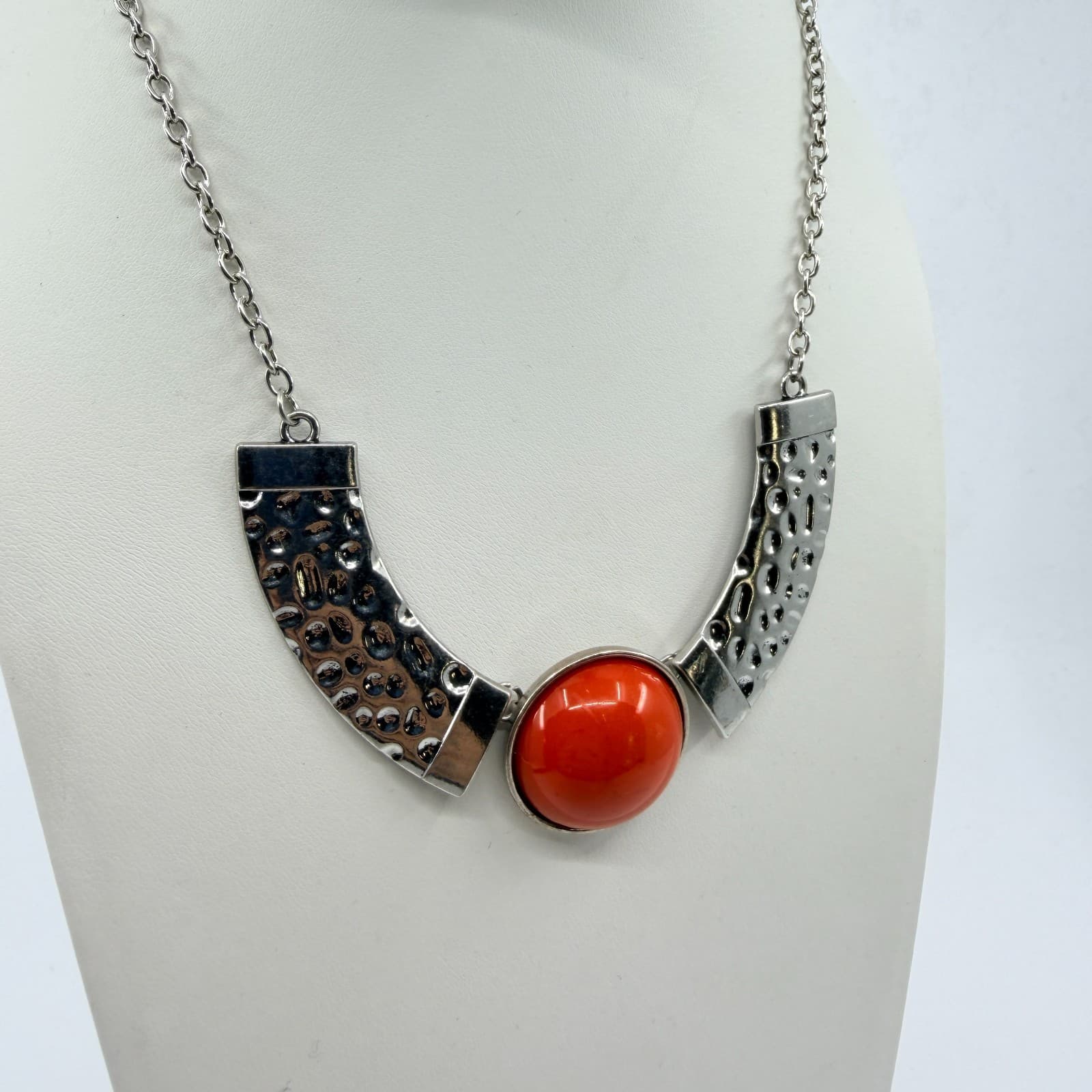 VTG Y2K Silver Tone Textured Bib Statement Necklace Orange Faux Coral Cabochon - Thumbnail 3