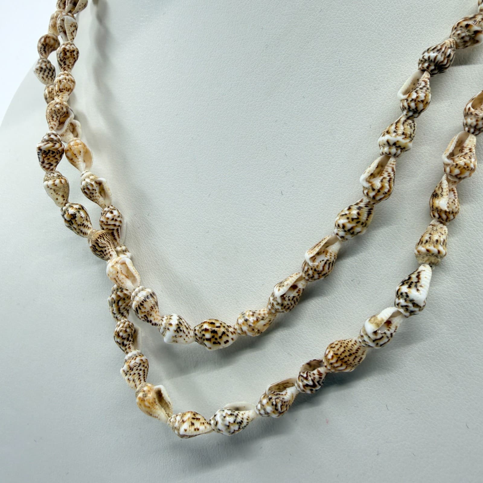 Vintage Shell Necklace Multi Strand Puka Cowrie Hawaiian Beach Boho Retro 90s - Thumbnail 4