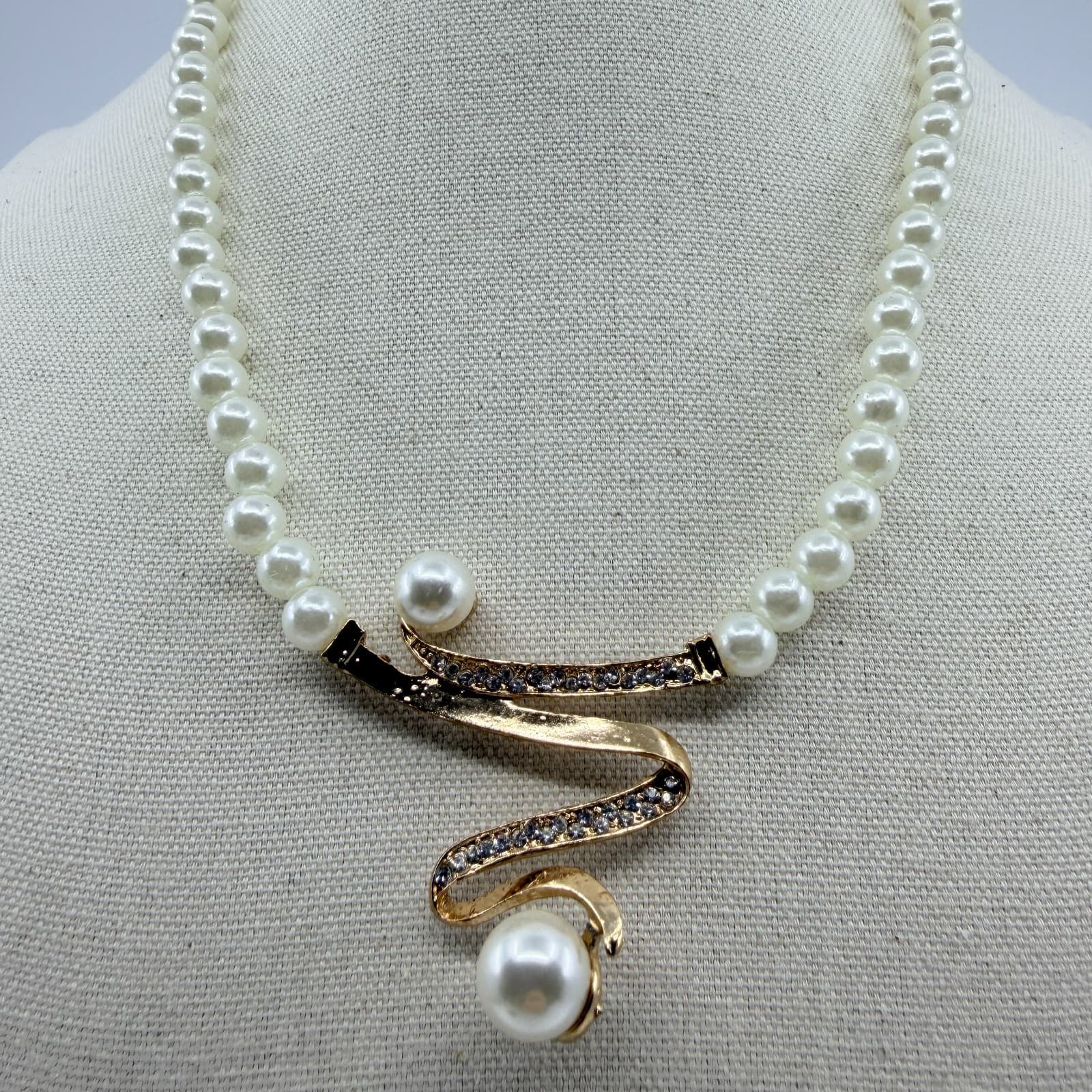 Gold Tone Simulated Pearl Necklace Ribbon S Pendant Rhinestone Bridal Statement - Thumbnail 3
