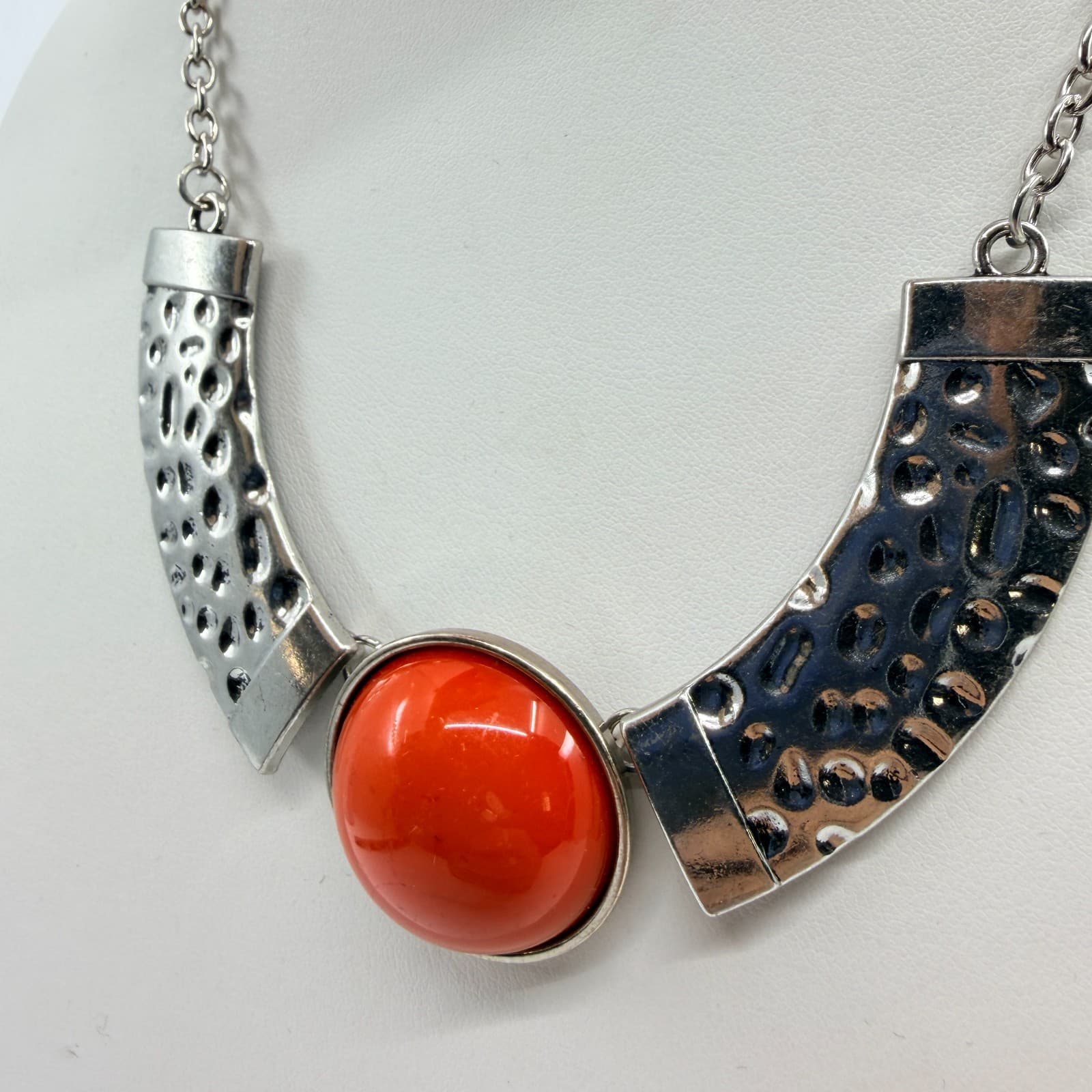 VTG Y2K Silver Tone Textured Bib Statement Necklace Orange Faux Coral Cabochon - Thumbnail 6