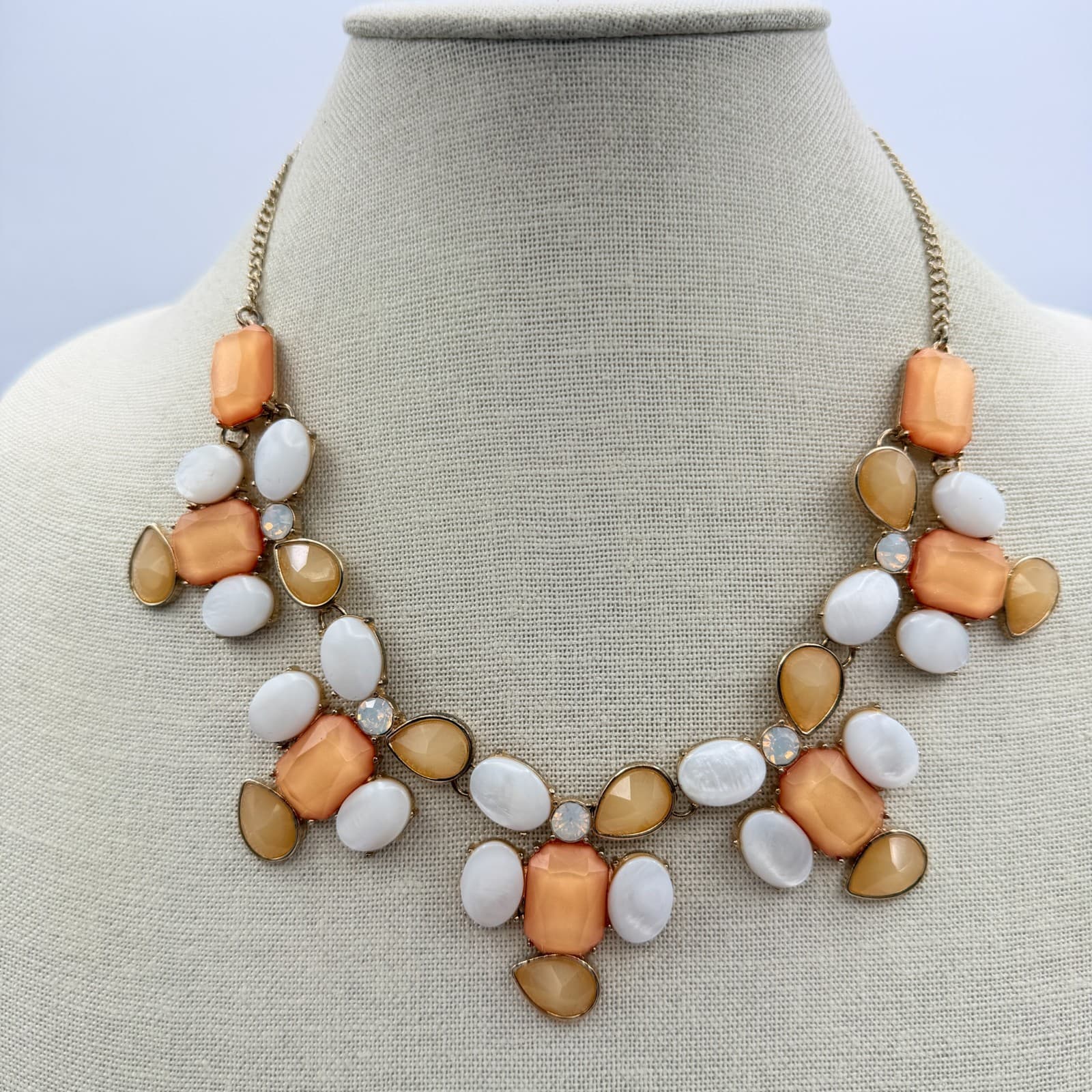 Vintage 90s Bib Necklace Peach White Glass Statement Women's Classic Jewelry