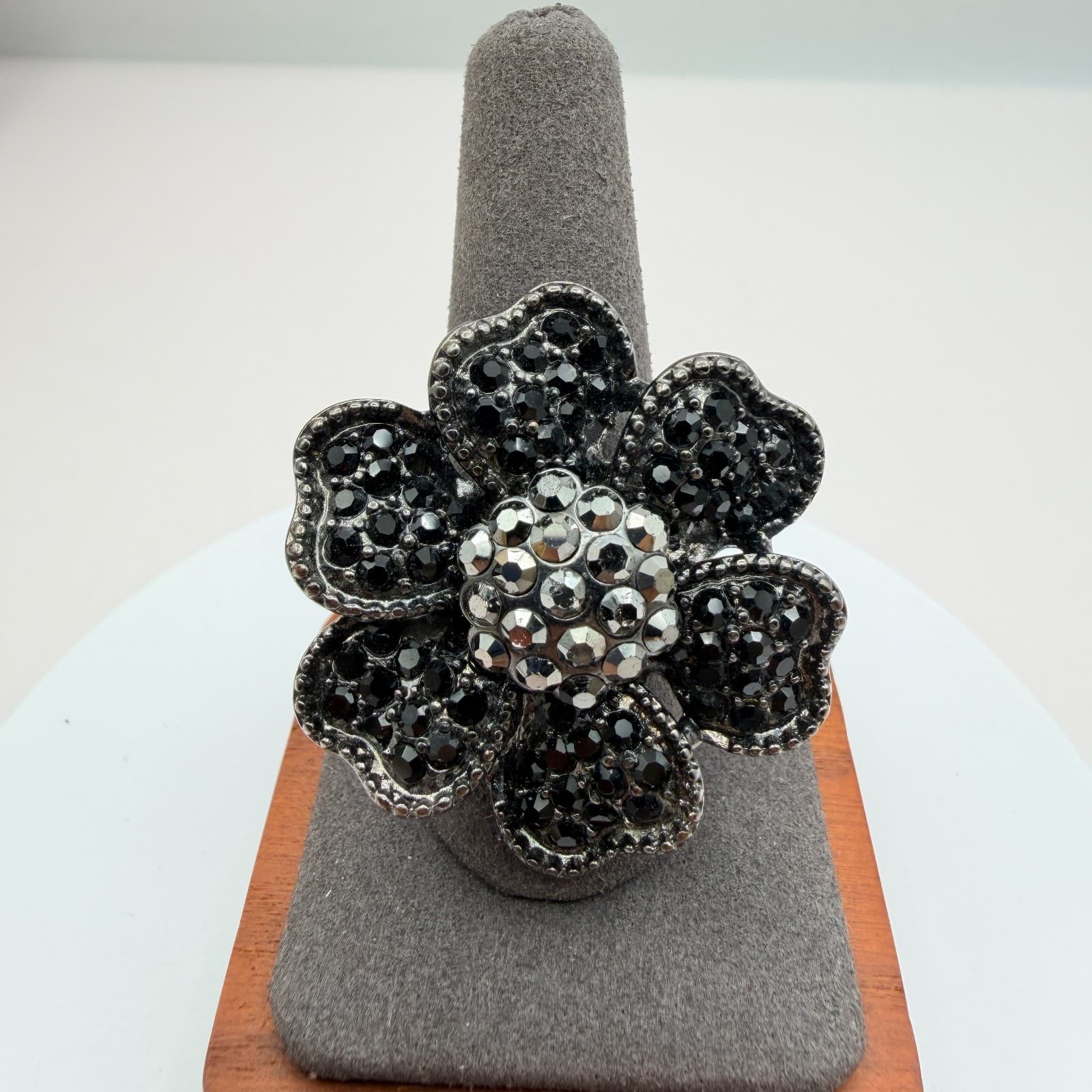 Vintage Y2K Silver Tone Black Rhinestones Floral Statement Ring Women's Jewelry