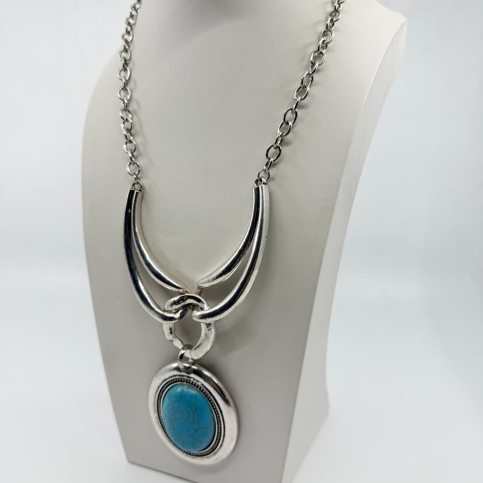 Vintage Faux Turquoise Large Oval Pendant Necklace Silver Tone Chunky Statement - Thumbnail 8