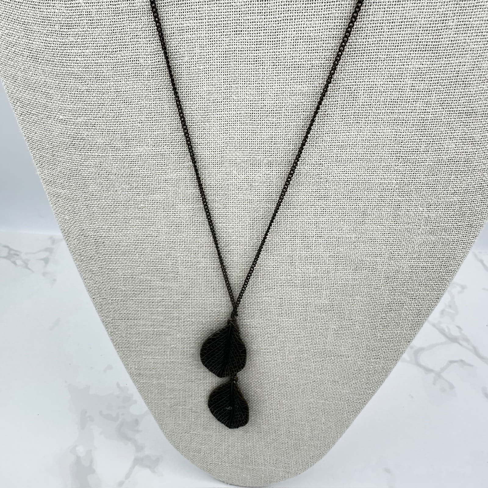 Vintage Black Curb Chain Boho Filigree Double Leaf Pendant Lariat Necklace