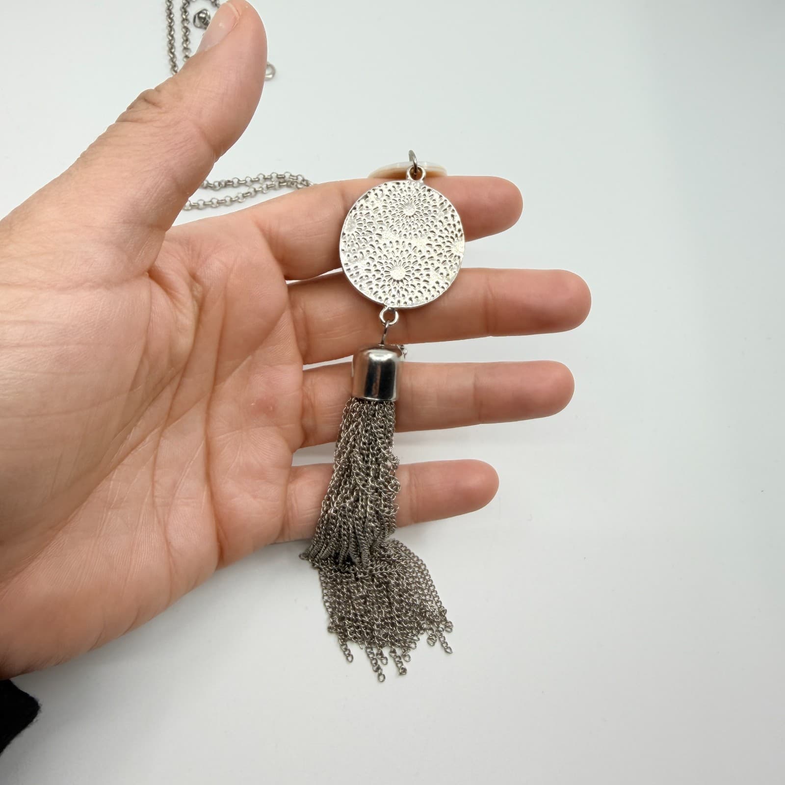 Vintage Y2K Silver Tone Long Chain Tassel Necklace White Faux Shell Boho Disc - Thumbnail 7