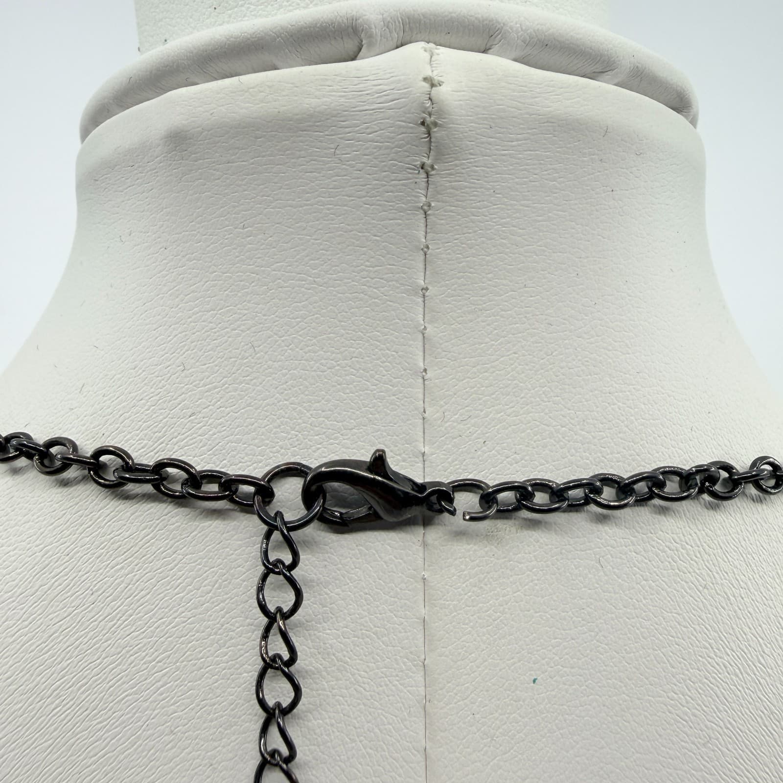 Vintage Gunmetal Tone Purple Faceted Bead Bib Necklace Statement Cluster Retro - Thumbnail 7