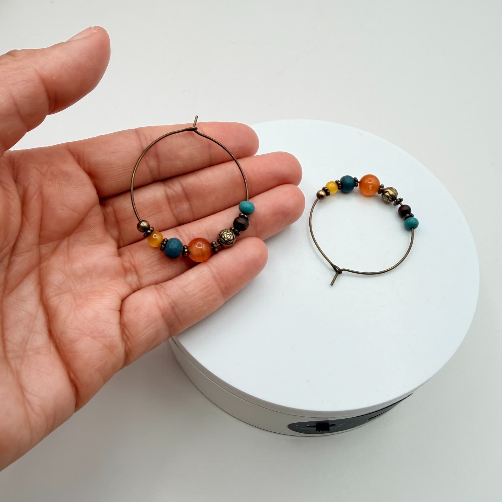 Vintage 90s Bronze Tone Hoop Earrings Beaded Boho Retro Fashion Women's Jewelry - Thumbnail 6