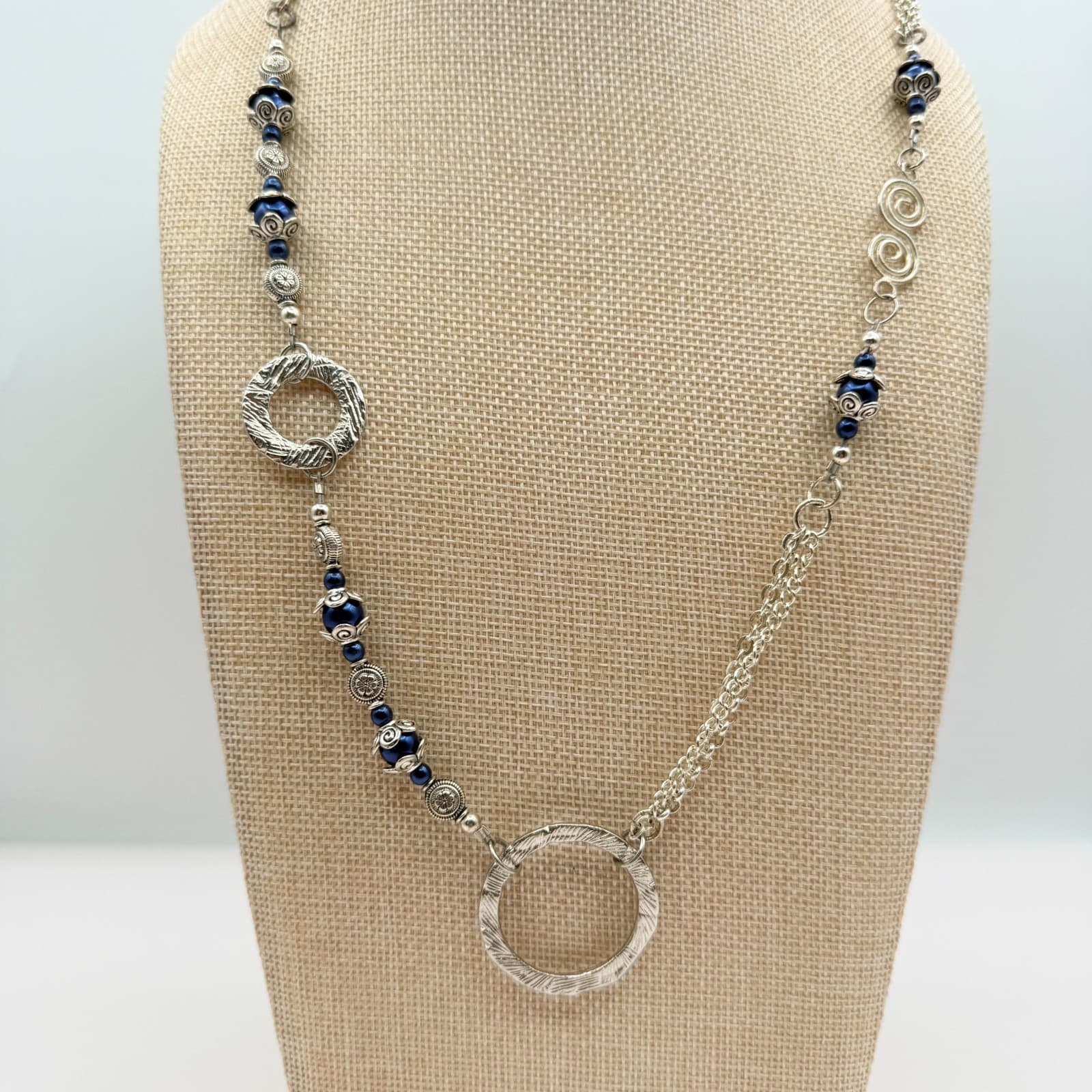 Vintage 90s Silver Tone Blue Pearl Station Circle Link Necklace Boho Fashion