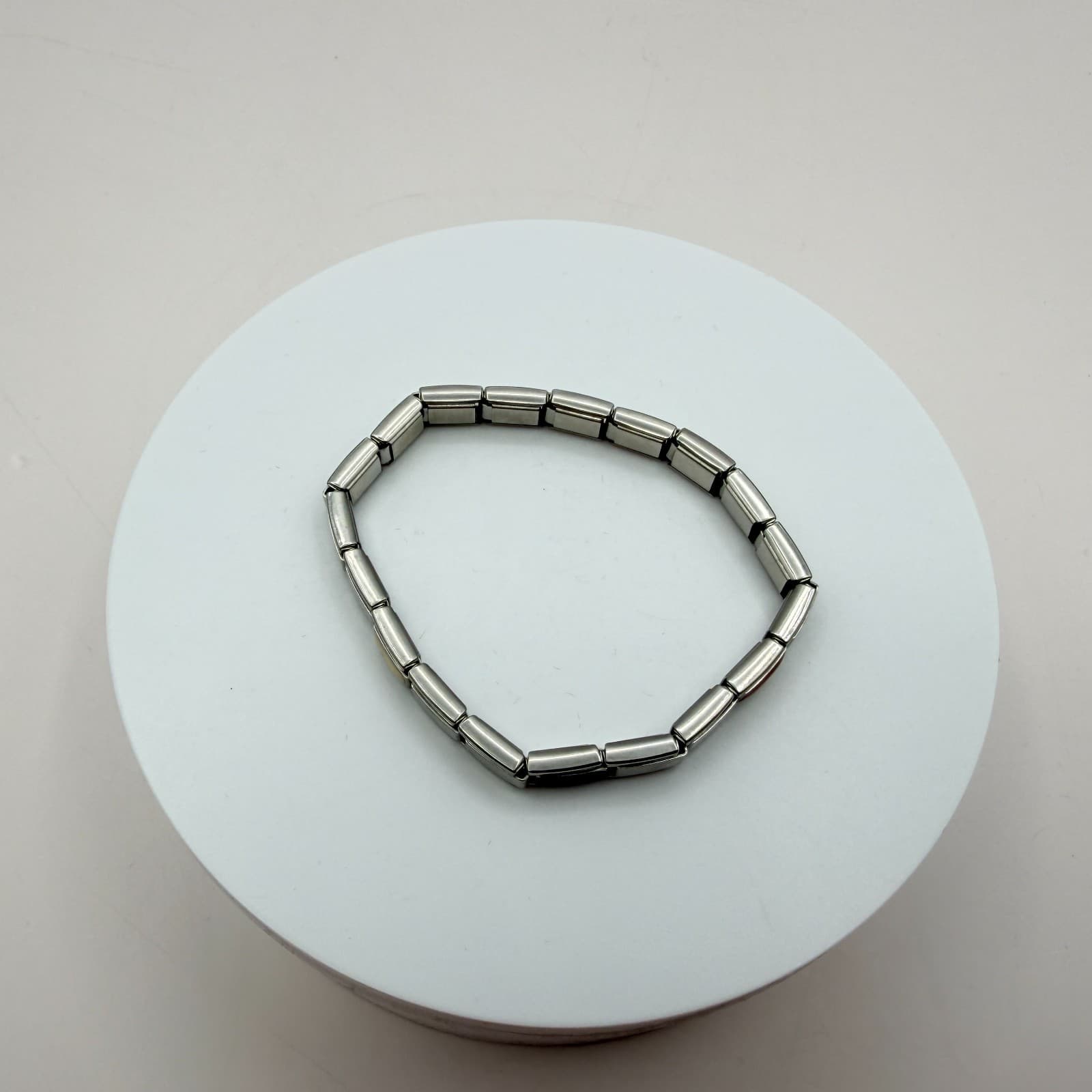 Vintage 90s Silver Tone Italian Charm Bracelet Classic Fashion Women's Jewelry - Thumbnail 4