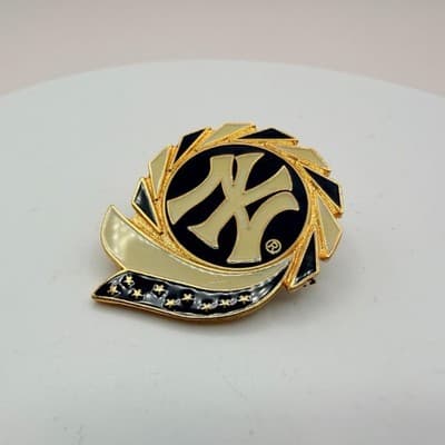 Vintage 1998 Amingo New York Yankees MLB Pin Gold Tone Enamel Fashion Jewelry - Thumbnail 4