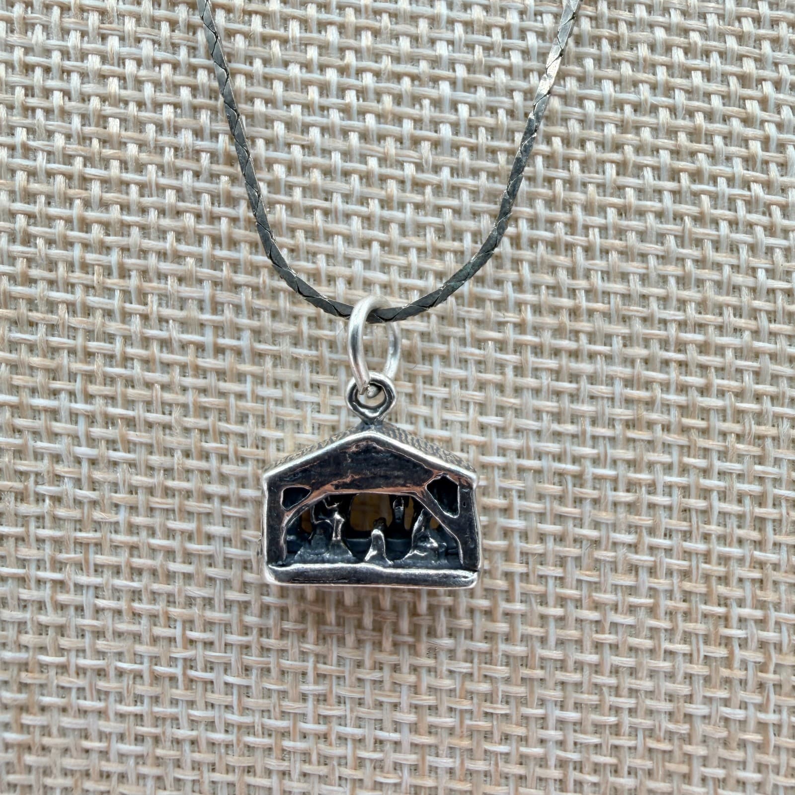 Vintage 90s Silver Tone Nativity Pendant Necklace Religious Women's Jewelry - Thumbnail 2
