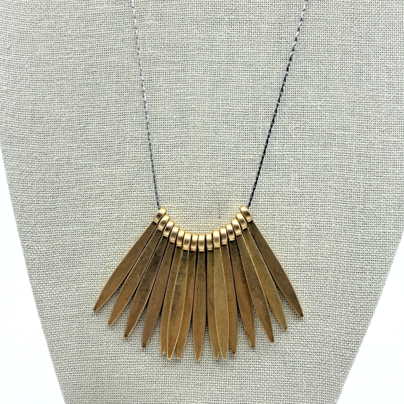 Vintage Gold Tone Textured Spike Fan Bib Necklace Fringe Statement Choker Retro
