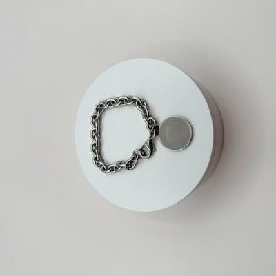 Vintage Y2k Silver Tone Chain Bracelet Engraved Round T Initial Charm Jewelry - Thumbnail 2