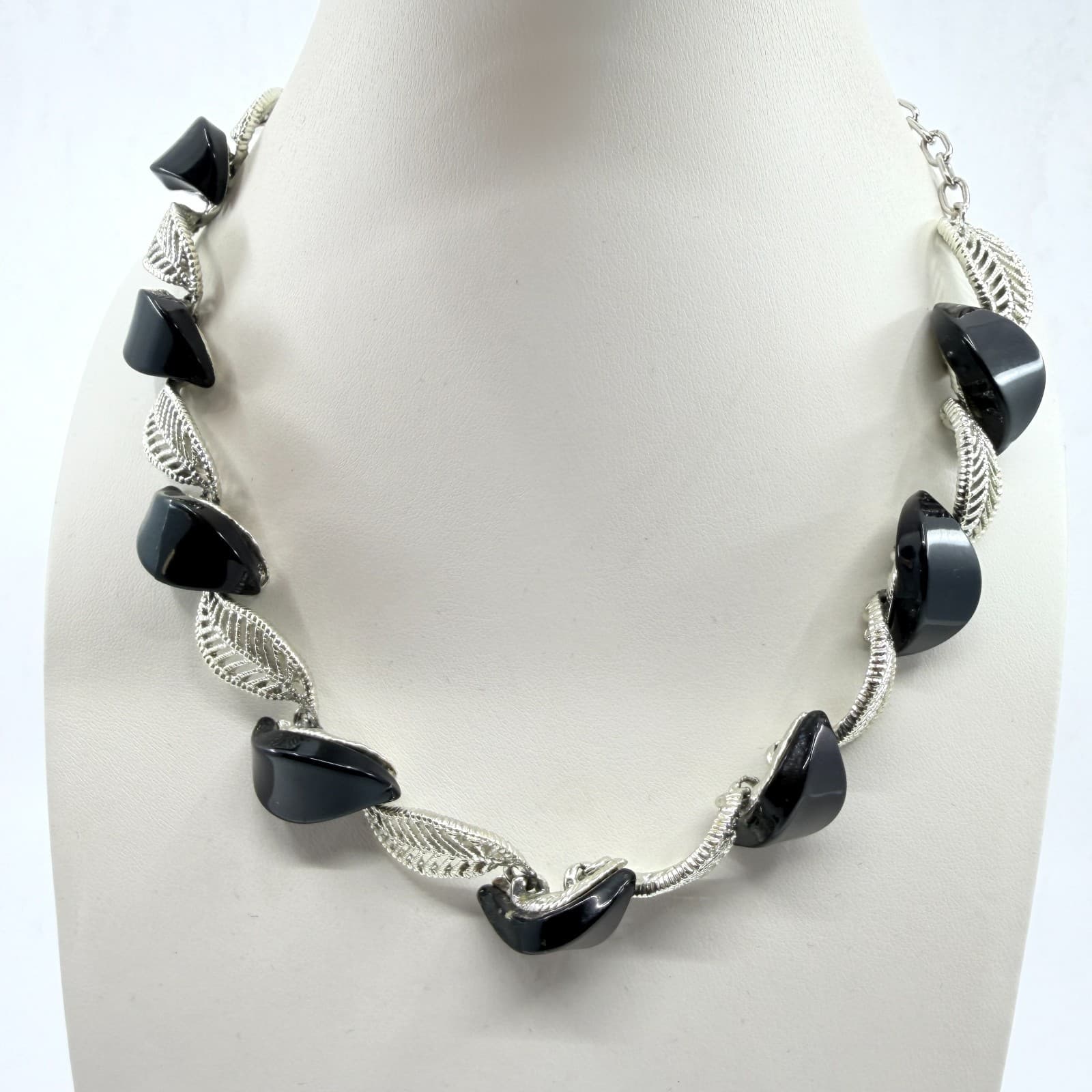 Vintage MCM Mid Century Silver Tone Filigree Leaf Black Cabochon Choker Necklace