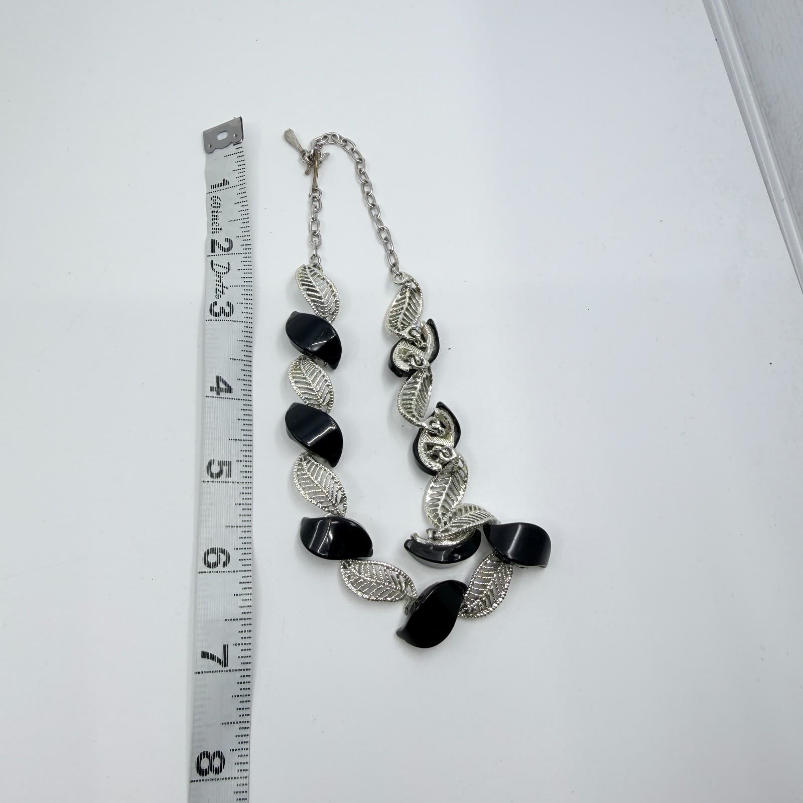 Vintage MCM Mid Century Silver Tone Filigree Leaf Black Cabochon Choker Necklace - Thumbnail 12