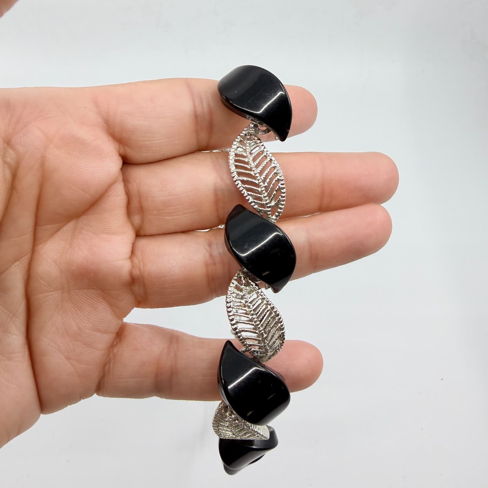 Vintage MCM Mid Century Silver Tone Filigree Leaf Black Cabochon Choker Necklace - Thumbnail 11