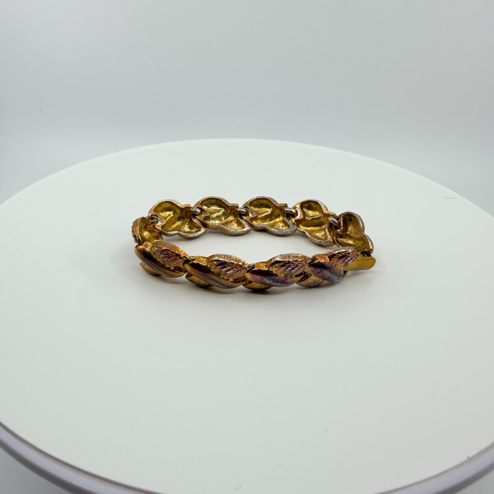 Vintage Crown Trifari Gold Tone Brushed Leaf Link Bracelet Textured Mid Century - Thumbnail 6