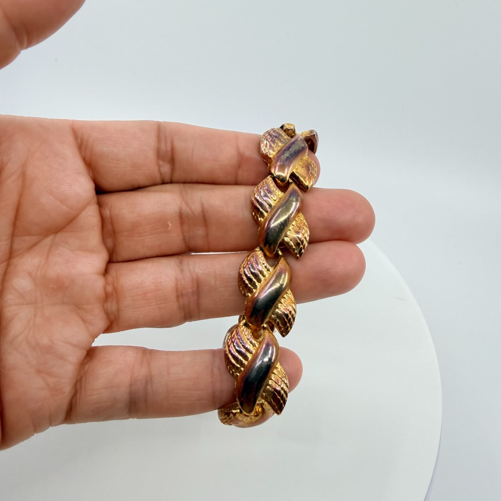 Vintage Crown Trifari Gold Tone Brushed Leaf Link Bracelet Textured Mid Century - Thumbnail 9