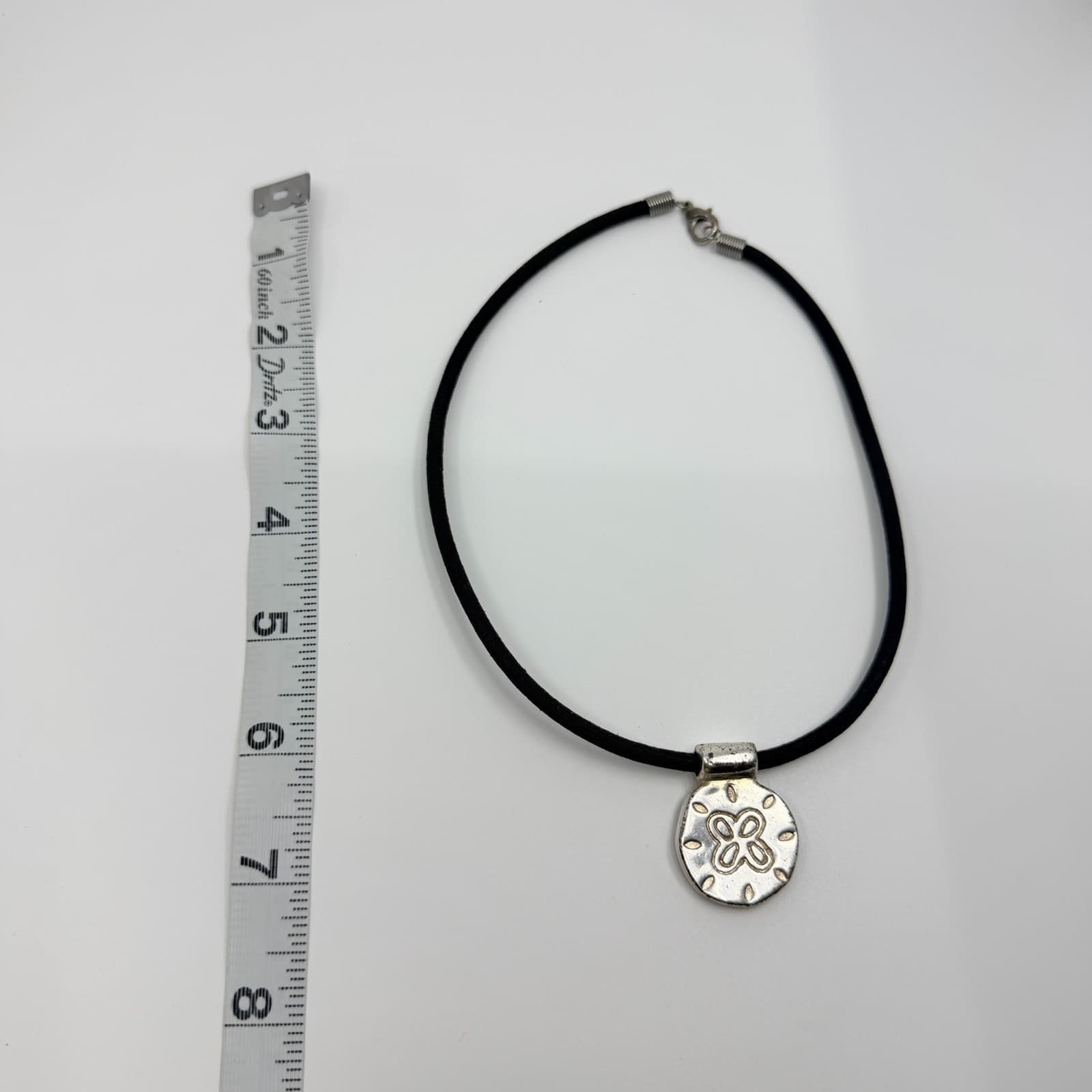 Vintage Silver Tone Flower Rosette Pendant Necklace Black Leather Cord Boho 90s - Thumbnail 7