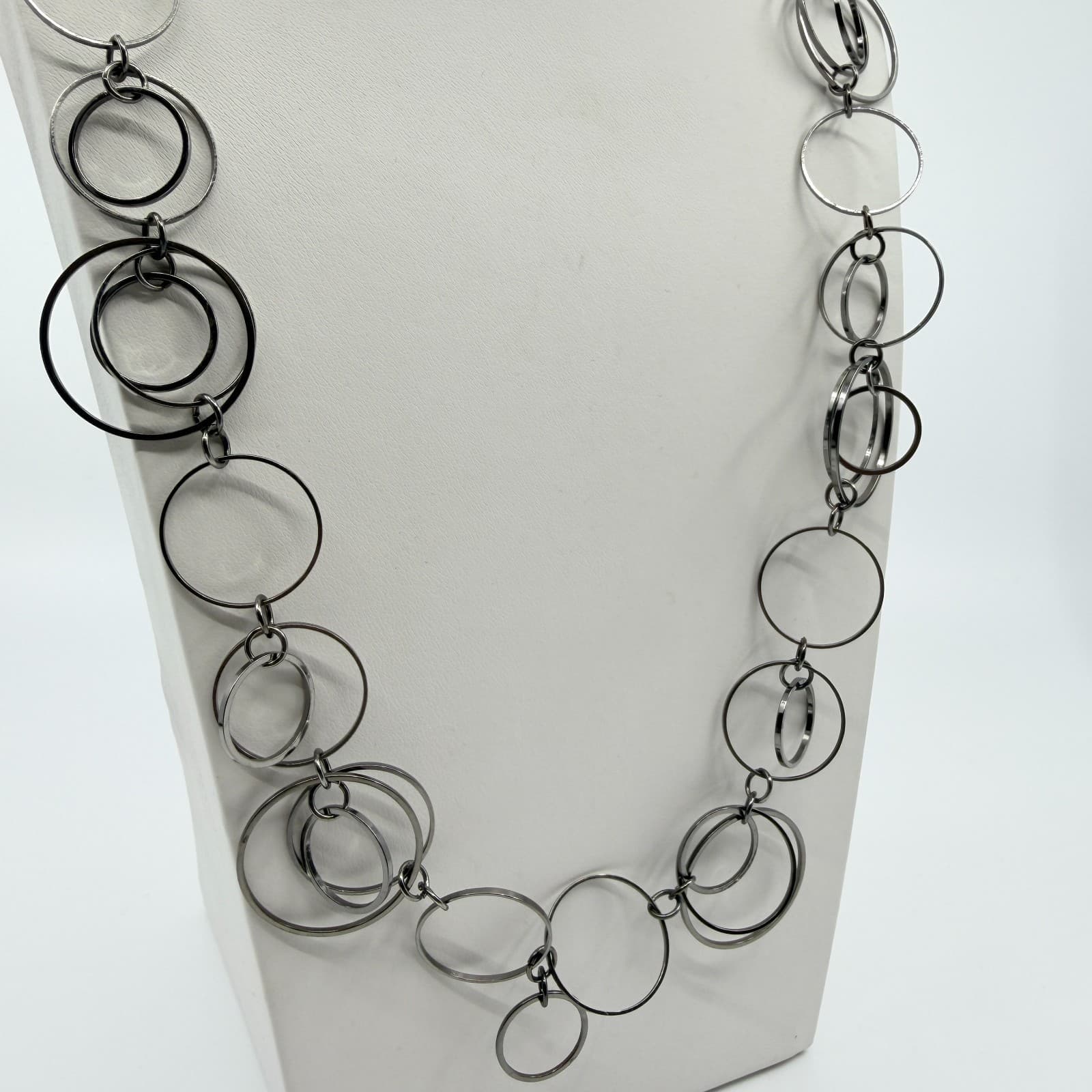 Vintage Gunmetal Tone Interlocking Circle Link Necklace Modernist Geometric 90s - Thumbnail 5