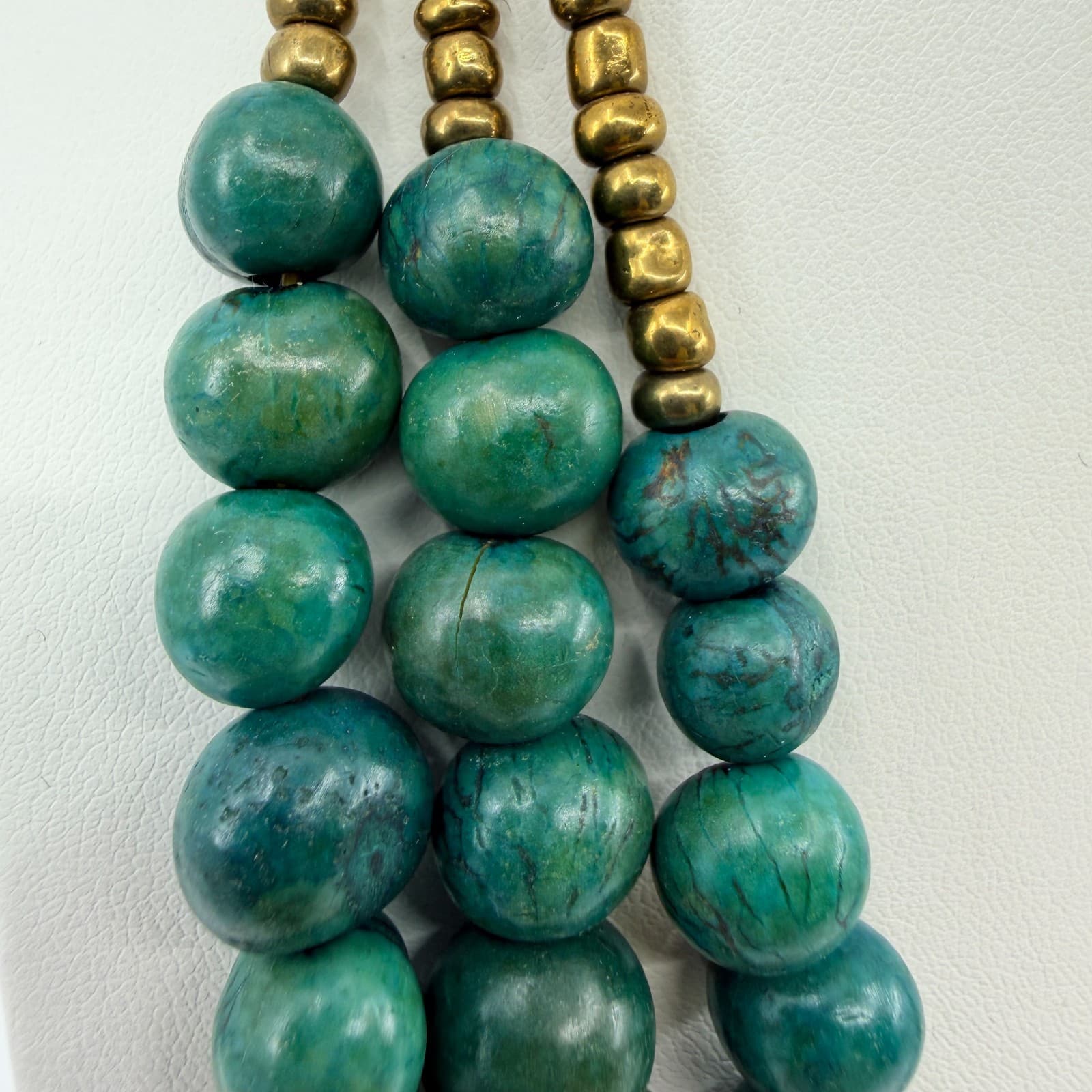 Vintage Triple Strand Green Faux Amazonite Bead Necklace Gold Tone Statement 90s - Thumbnail 4