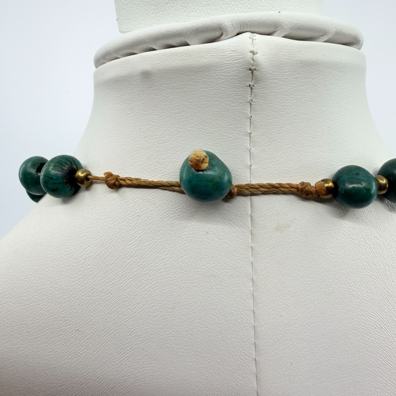 Vintage Triple Strand Green Faux Amazonite Bead Necklace Gold Tone Statement 90s - Thumbnail 6