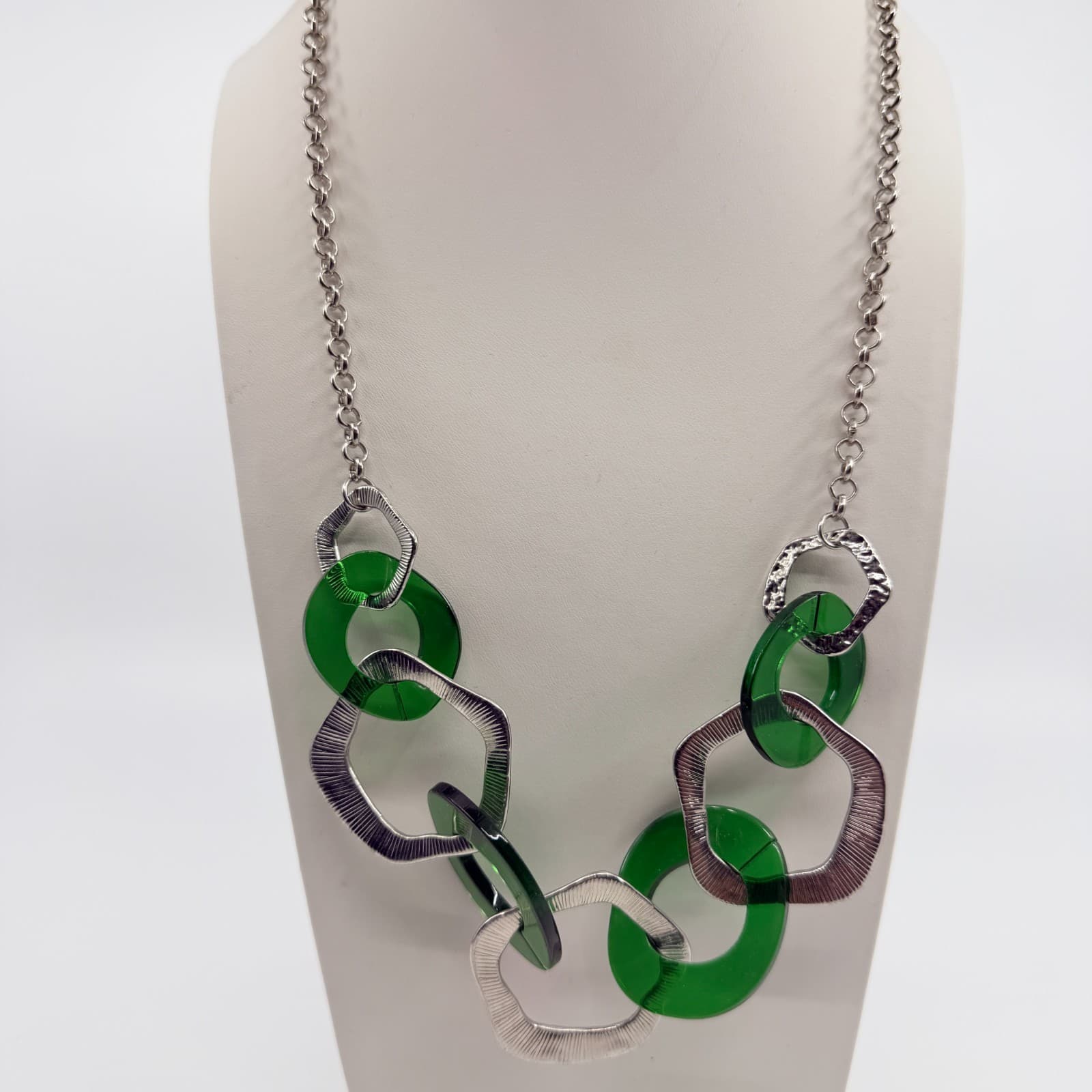 Vintage Paparazzi Urban Circus Green Acrylic Silver Tone Textured Link Statement - Thumbnail 3