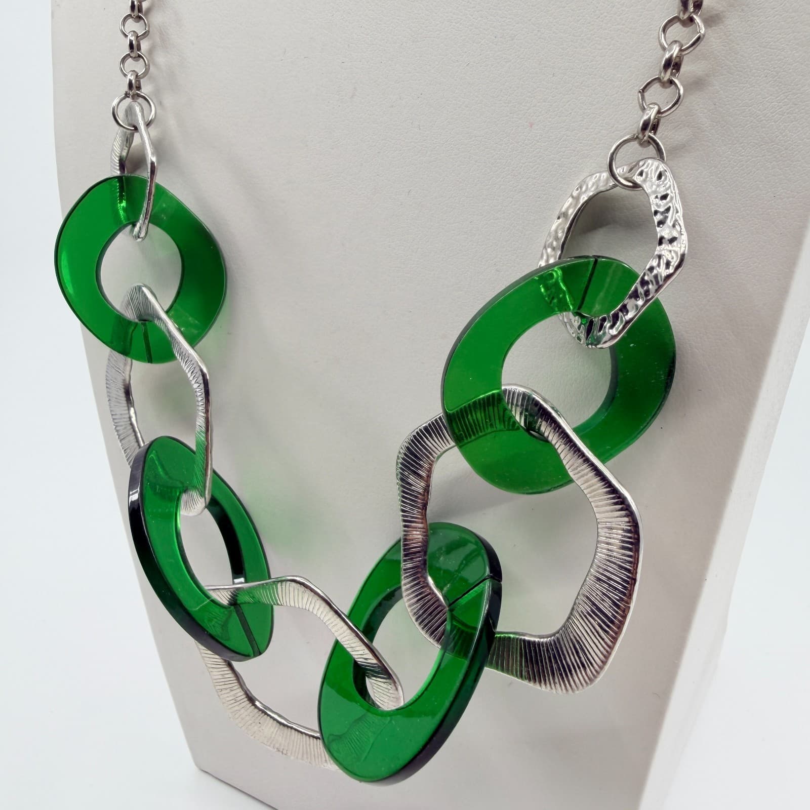 Vintage Paparazzi Urban Circus Green Acrylic Silver Tone Textured Link Statement - Thumbnail 6