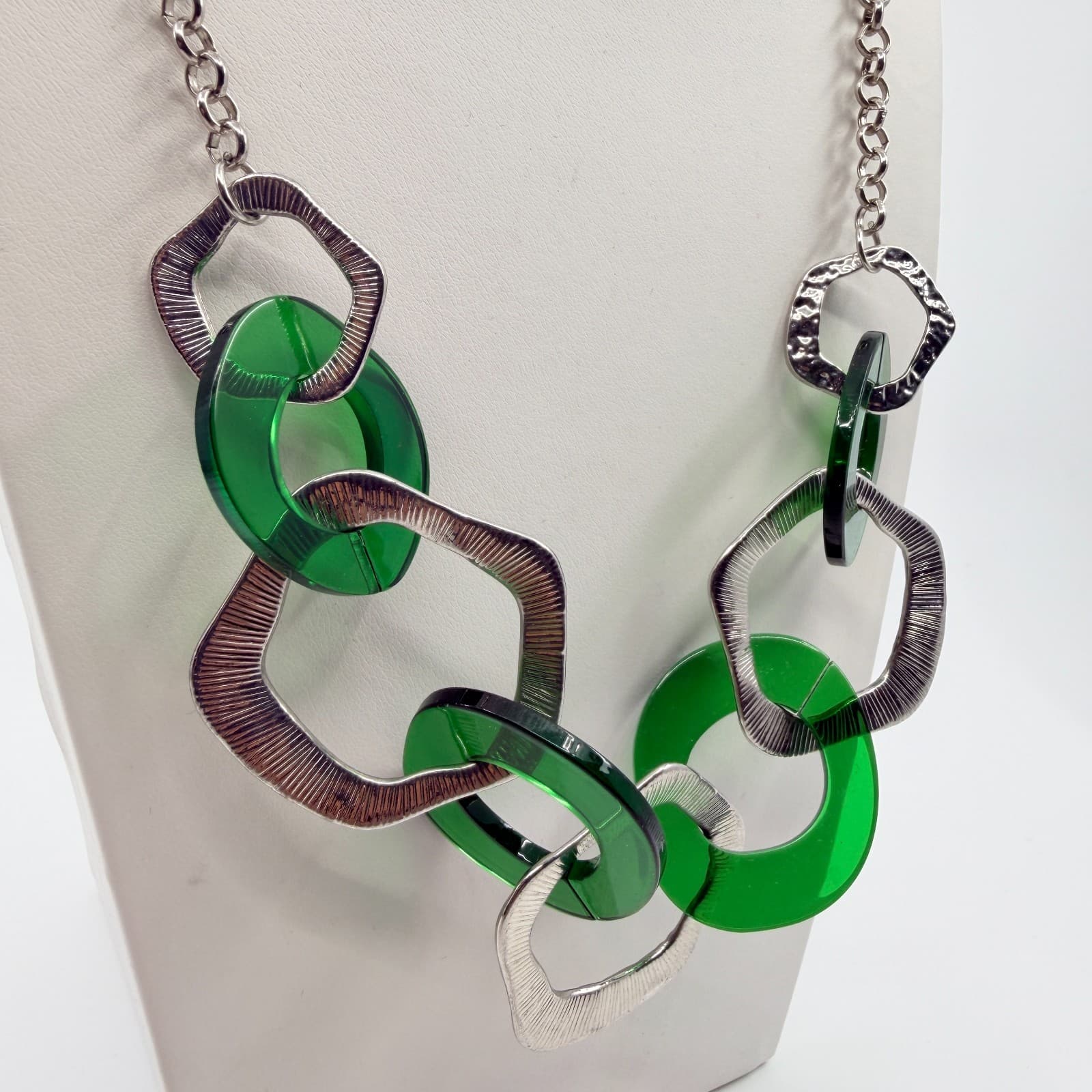 Vintage Paparazzi Urban Circus Green Acrylic Silver Tone Textured Link Statement - Thumbnail 5